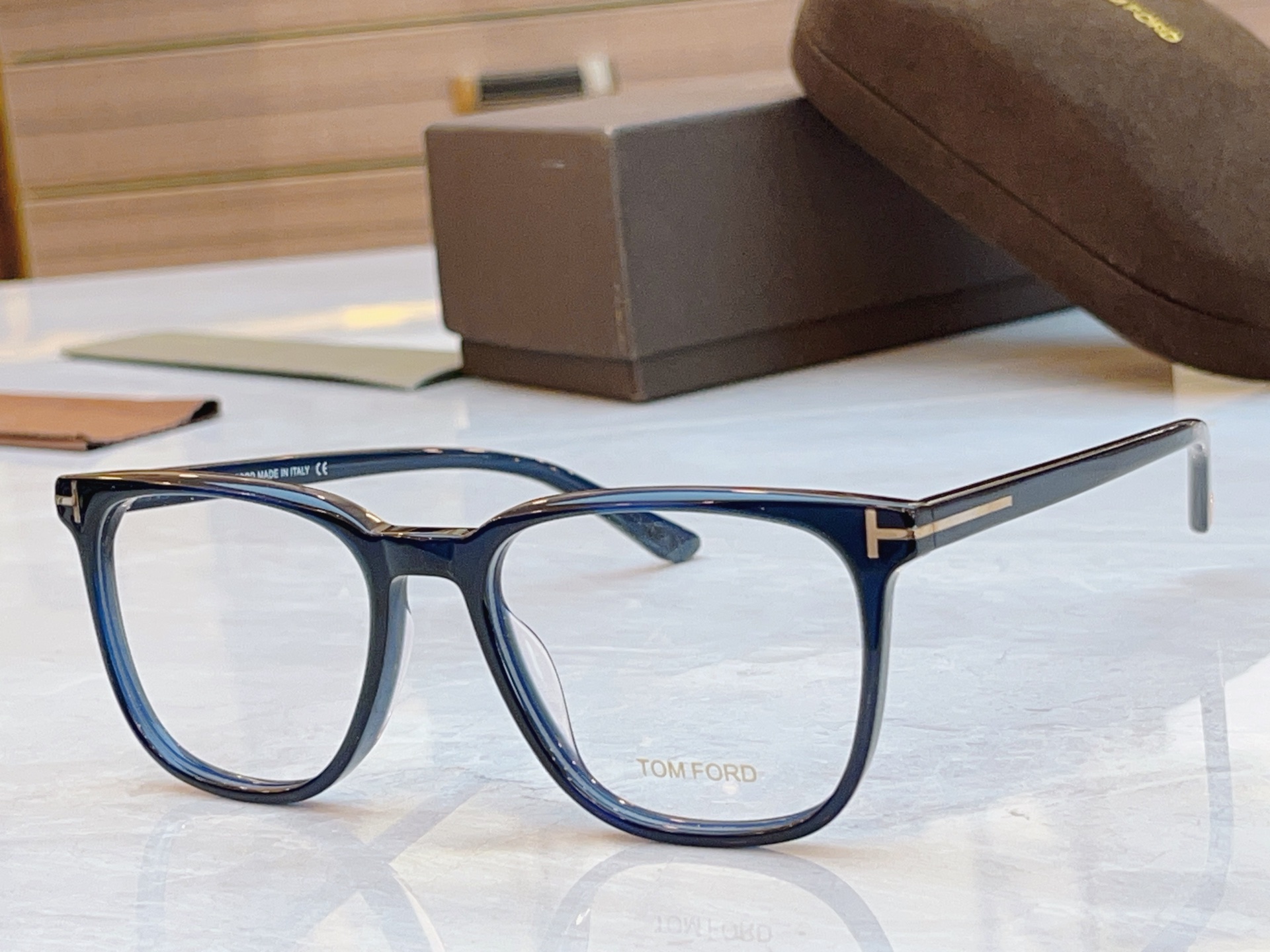 ，【TOM FOR*】汤姆*福特新款太阳镜🕶️，MODEL：TF5929，SIZE：54口18-145