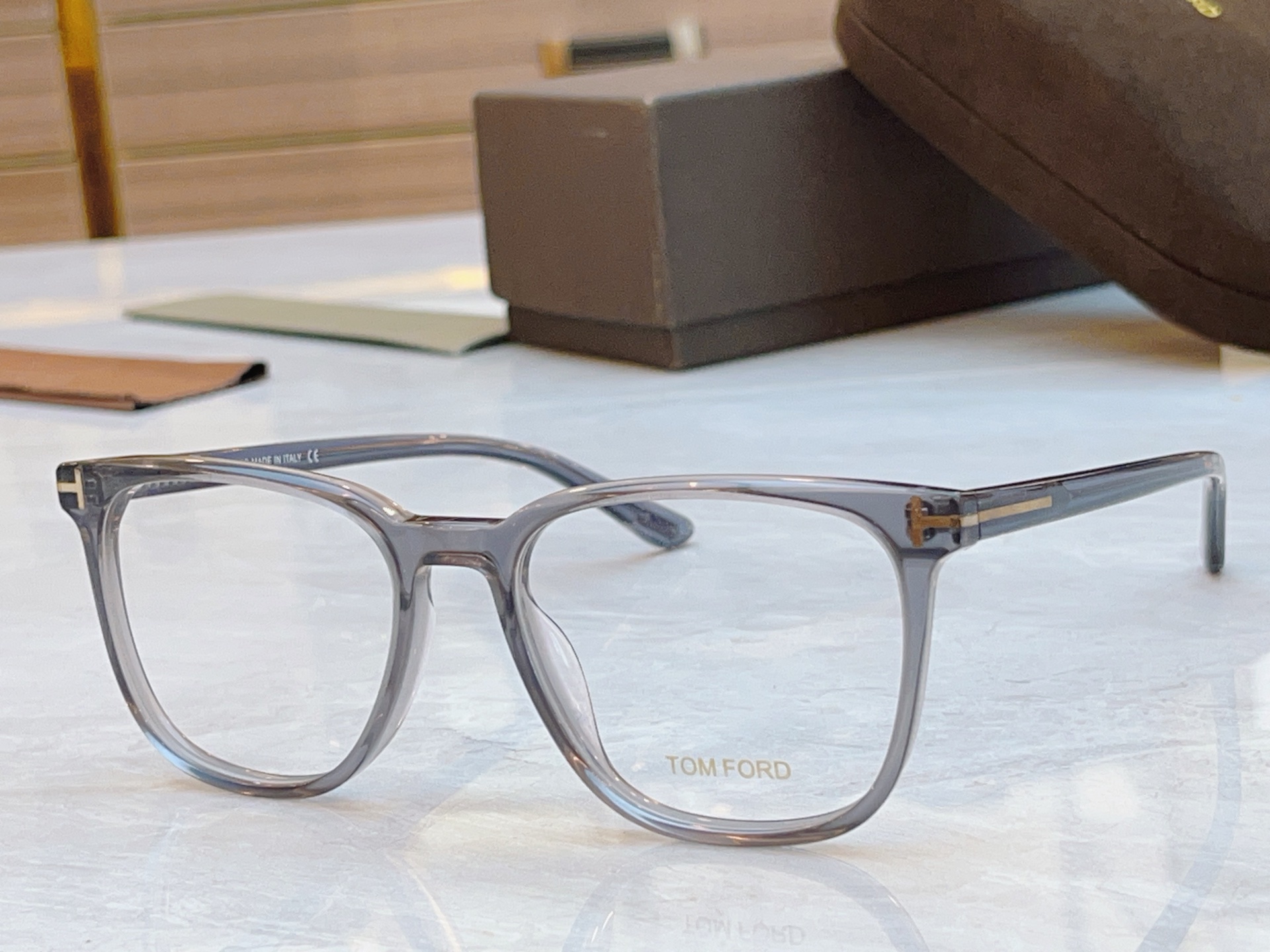 ，【TOM FOR*】汤姆*福特新款太阳镜🕶️，MODEL：TF5929，SIZE：54口18-145