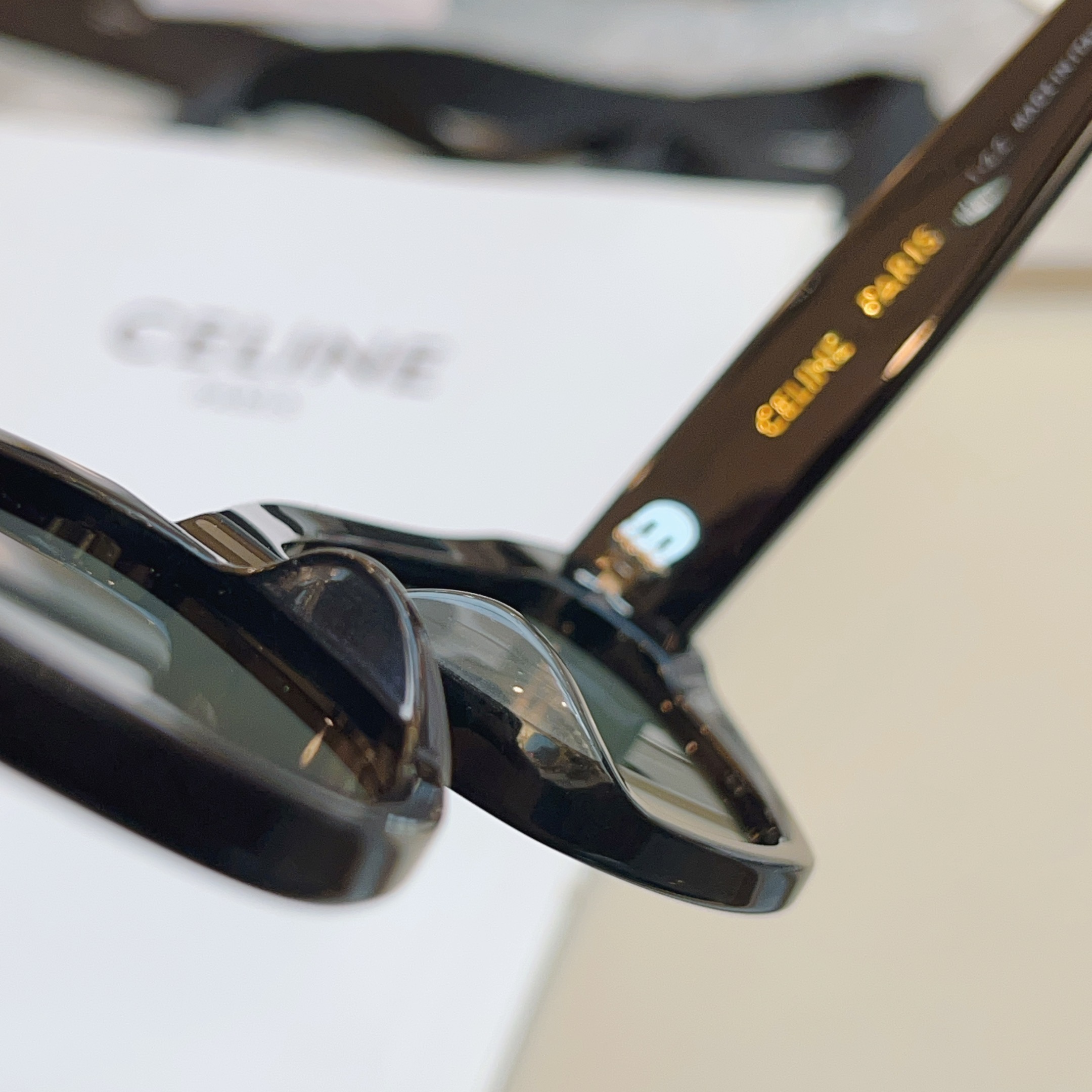 ，【CELIN*】赛*琳新款太阳镜， MODELCL40323，SIZE 55口16-140
