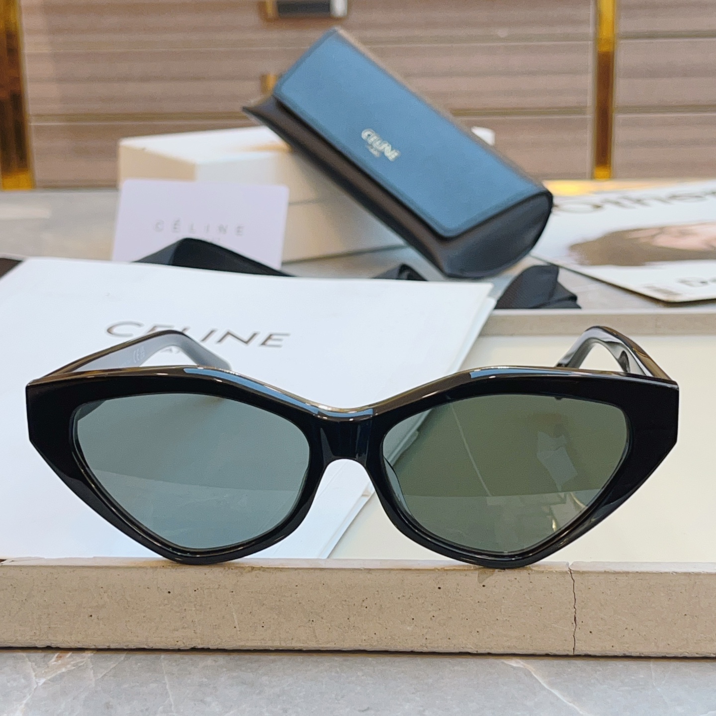 ，【CELIN*】赛*琳新款太阳镜， MODELCL40323，SIZE 55口16-140