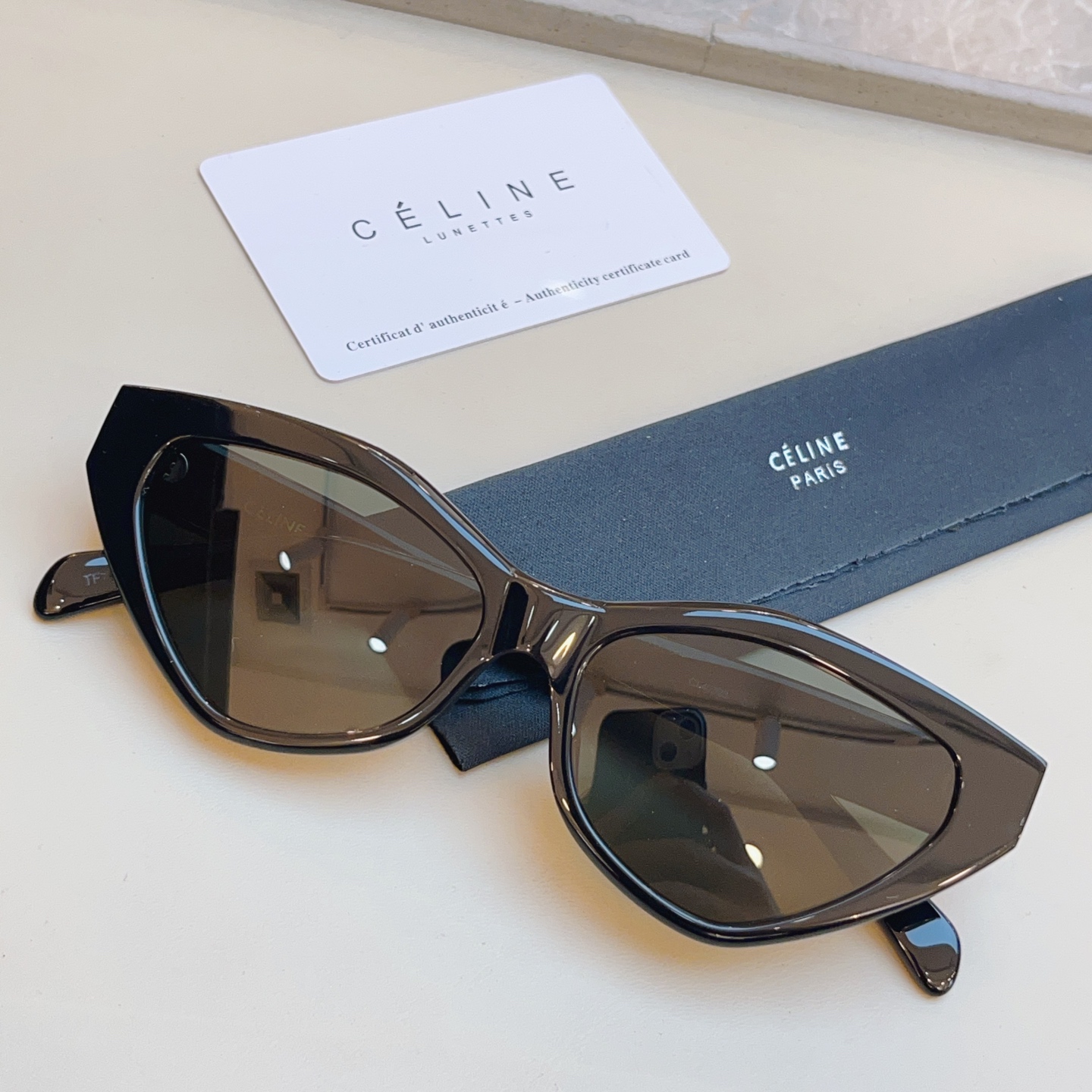 ，【CELIN*】赛*琳新款太阳镜， MODELCL40323，SIZE 55口16-140