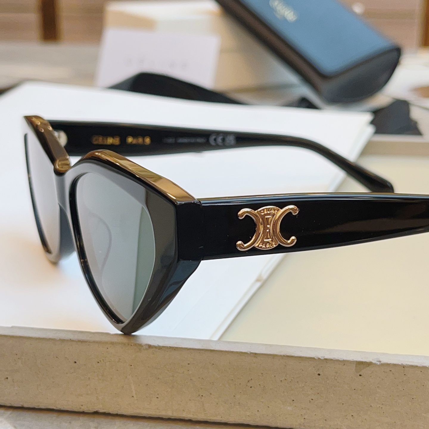 ，【CELIN*】赛*琳新款太阳镜， MODELCL40323，SIZE 55口16-140