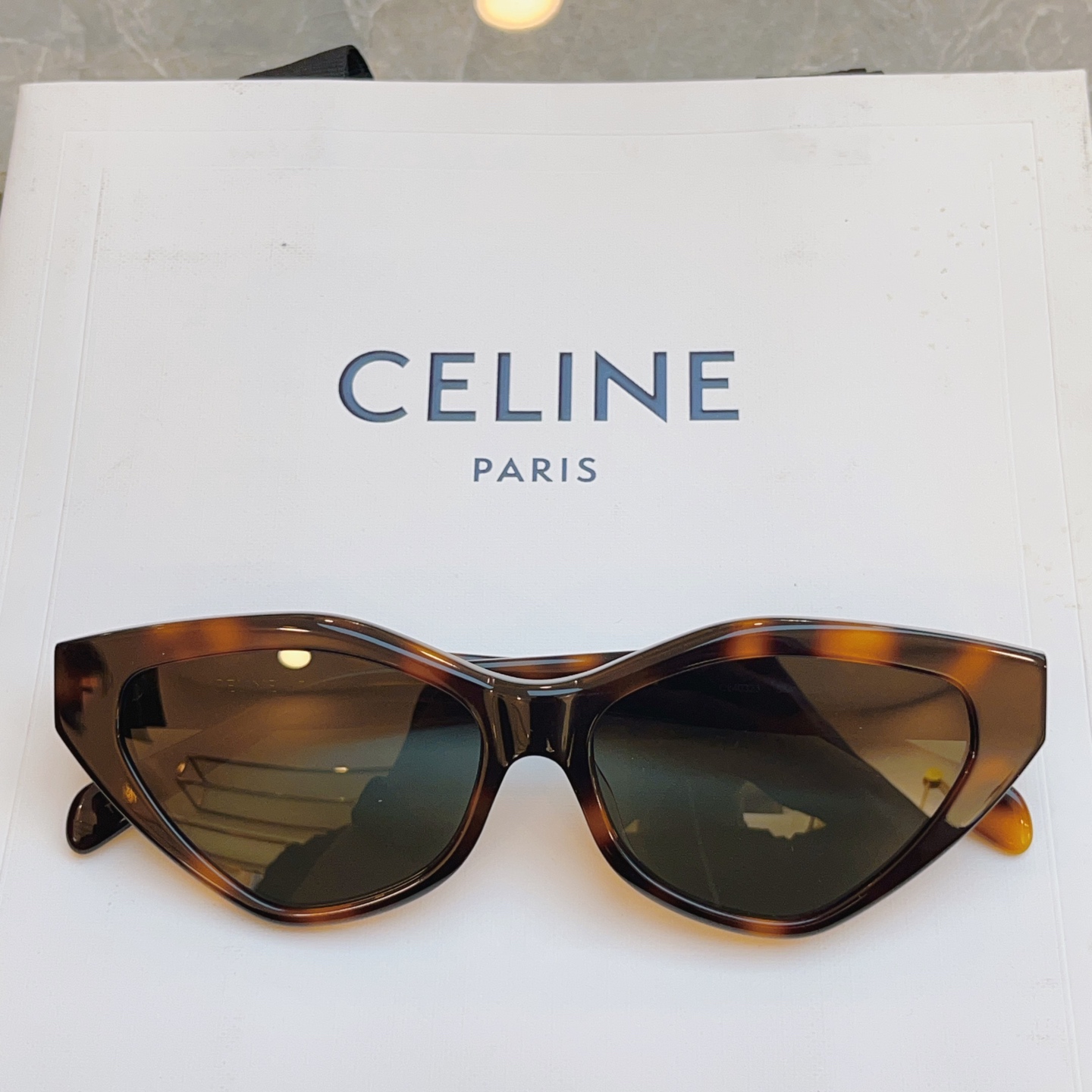 ，【CELIN*】赛*琳新款太阳镜， MODELCL40323，SIZE 55口16-140