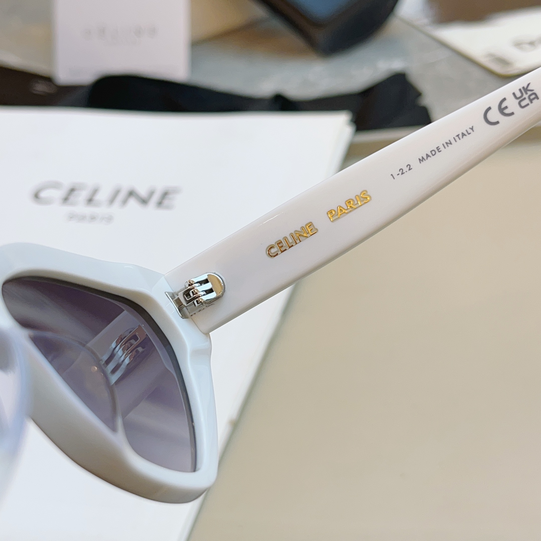 ，【CELIN*】赛*琳新款太阳镜， MODELCL40323，SIZE 55口16-140