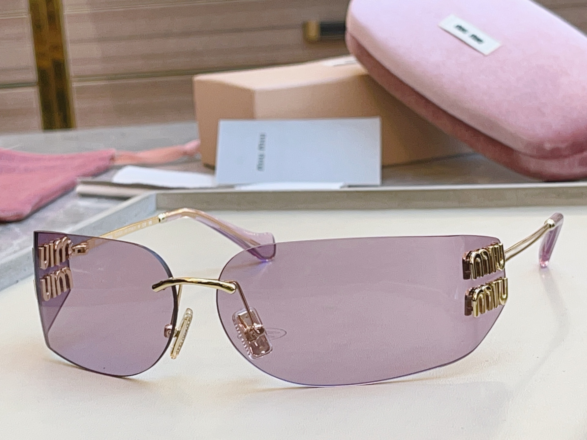 ，【MIUMI*】缪*缪新款太阳镜🕶️，高版本✨✨，Mod:SMU 51Y，SIZE:74口14-110