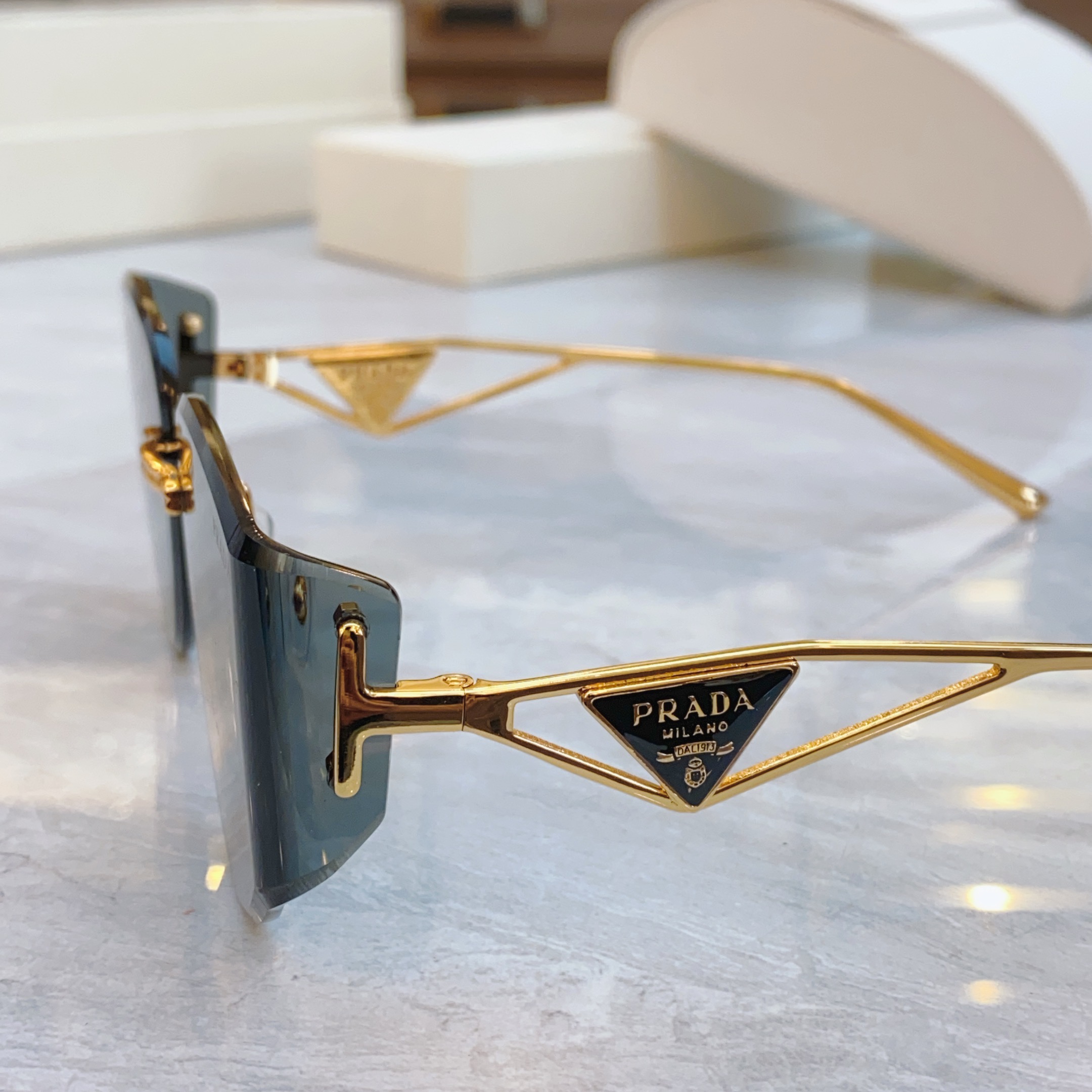 ，【PRAD*】普拉*达新款太阳镜，MODEL：PR 190VS，SIZE：60口17-140