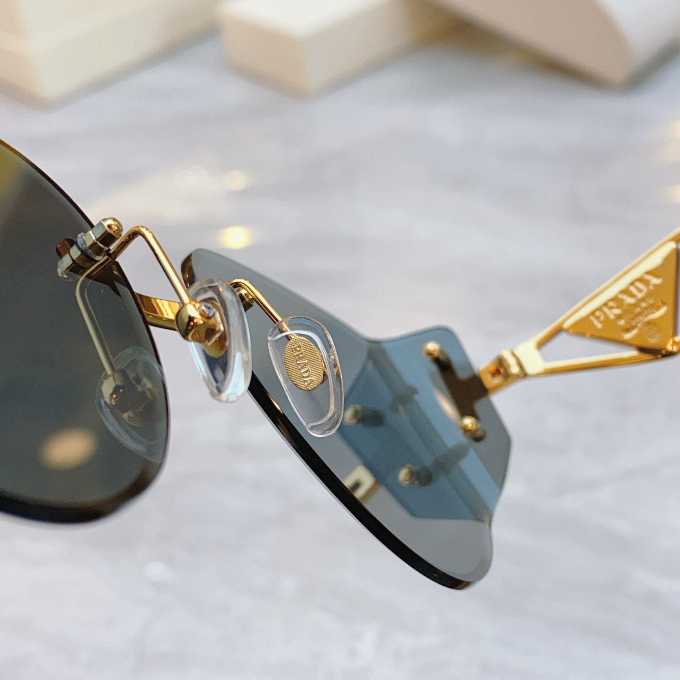 ，【PRAD*】普拉*达新款太阳镜，MODEL：PR 190VS，SIZE：60口17-140