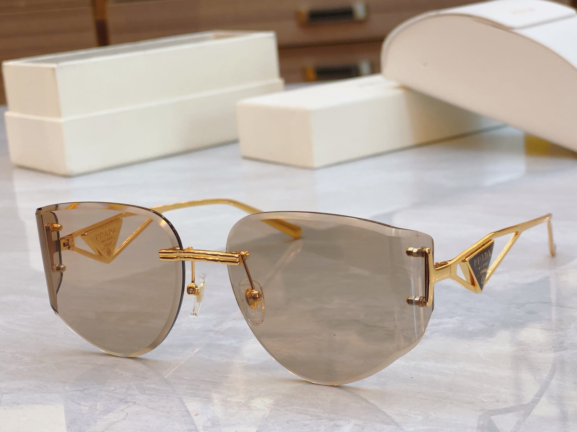 ，【PRAD*】普拉*达新款太阳镜，MODEL：PR 190VS，SIZE：60口17-140
