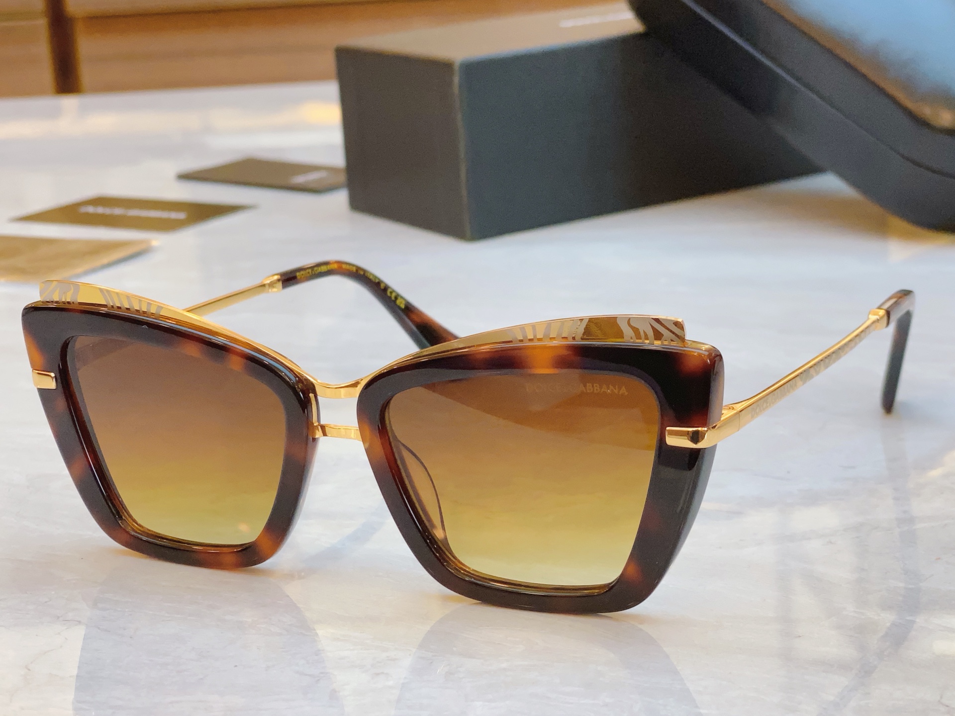 ，【DOLCE & GABBAN*】D*G新款太阳镜，MODEL：DG4427，SIZE：54口19-1