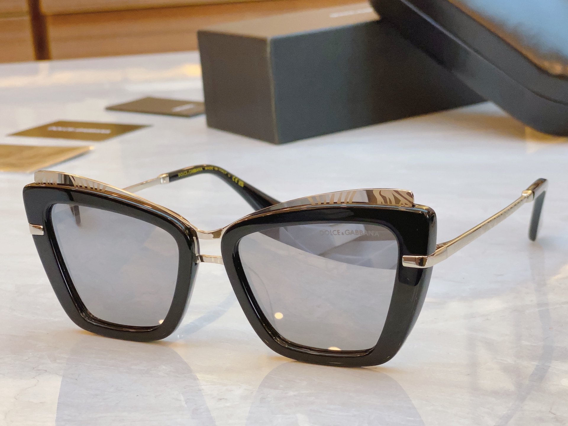 ，【DOLCE & GABBAN*】D*G新款太阳镜，MODEL：DG4427，SIZE：54口19-1