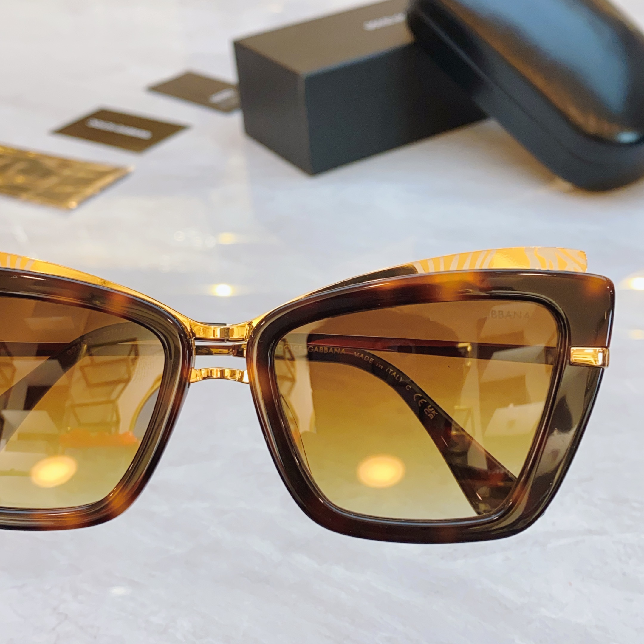 ，【DOLCE & GABBAN*】D*G新款太阳镜，MODEL：DG4427，SIZE：54口19-1