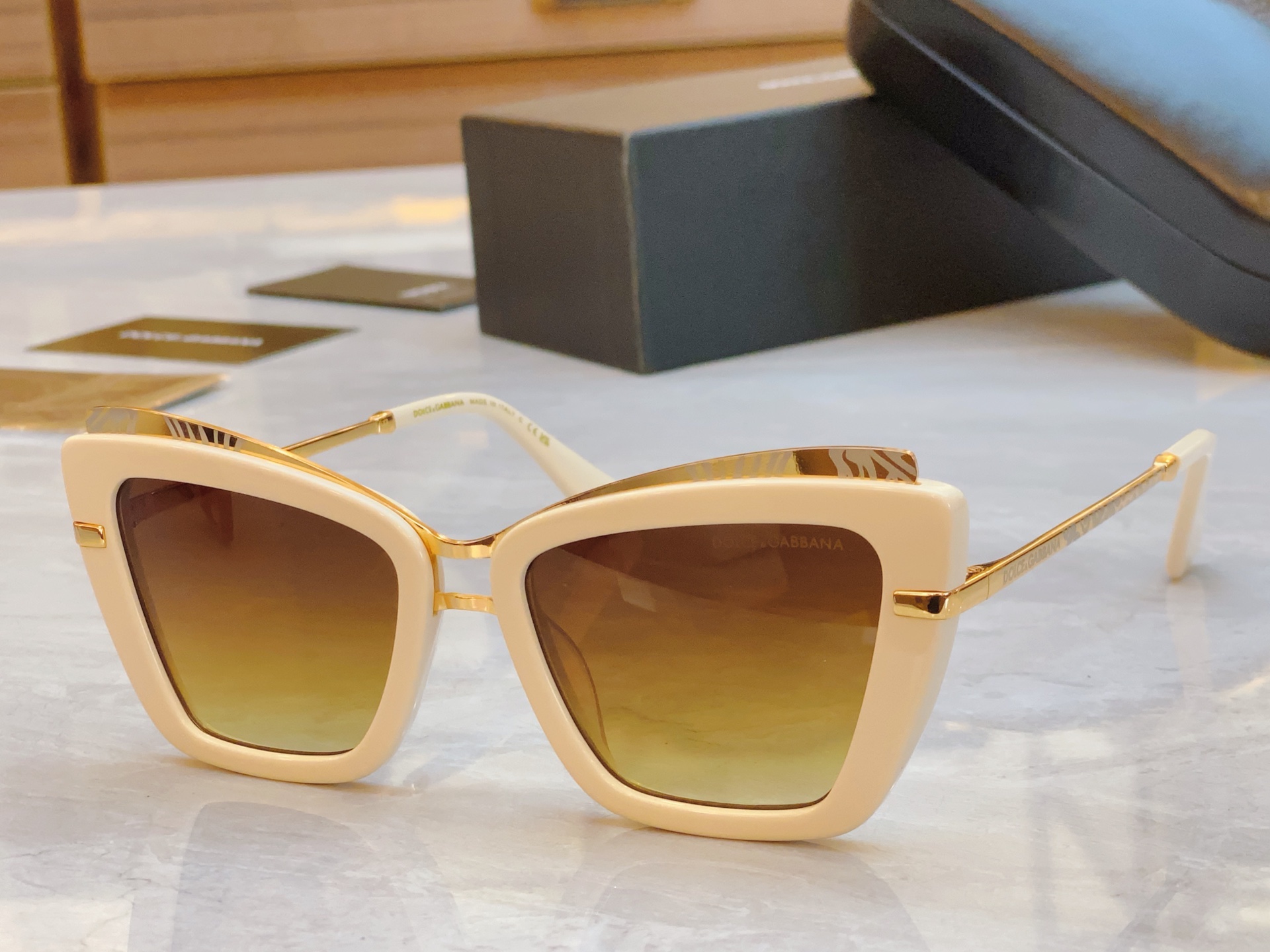 ，【DOLCE & GABBAN*】D*G新款太阳镜，MODEL：DG4427，SIZE：54口19-1