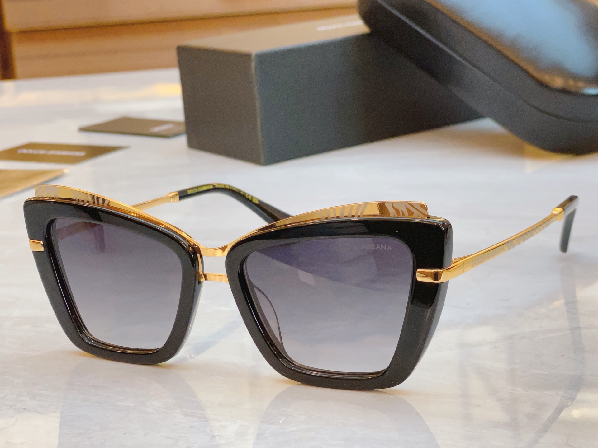 ，【DOLCE & GABBAN*】D*G新款太阳镜，MODEL：DG4427，SIZE：54口19-1