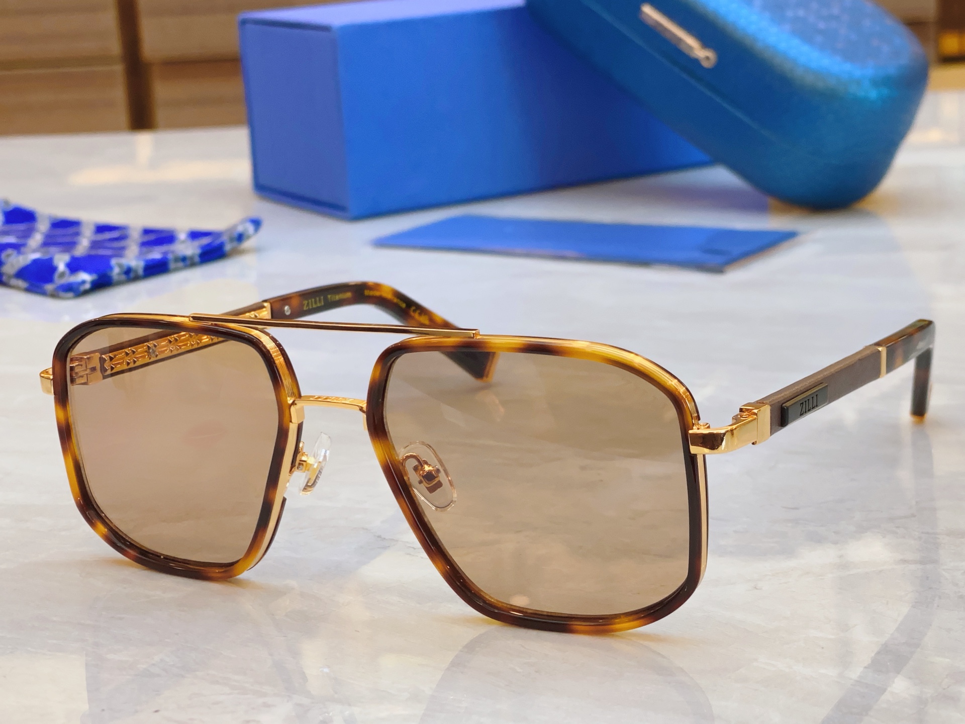 ，【ZEIZ*】蔡*司新款太阳镜，MODEL：ZI65039，SIZE：60口17-145