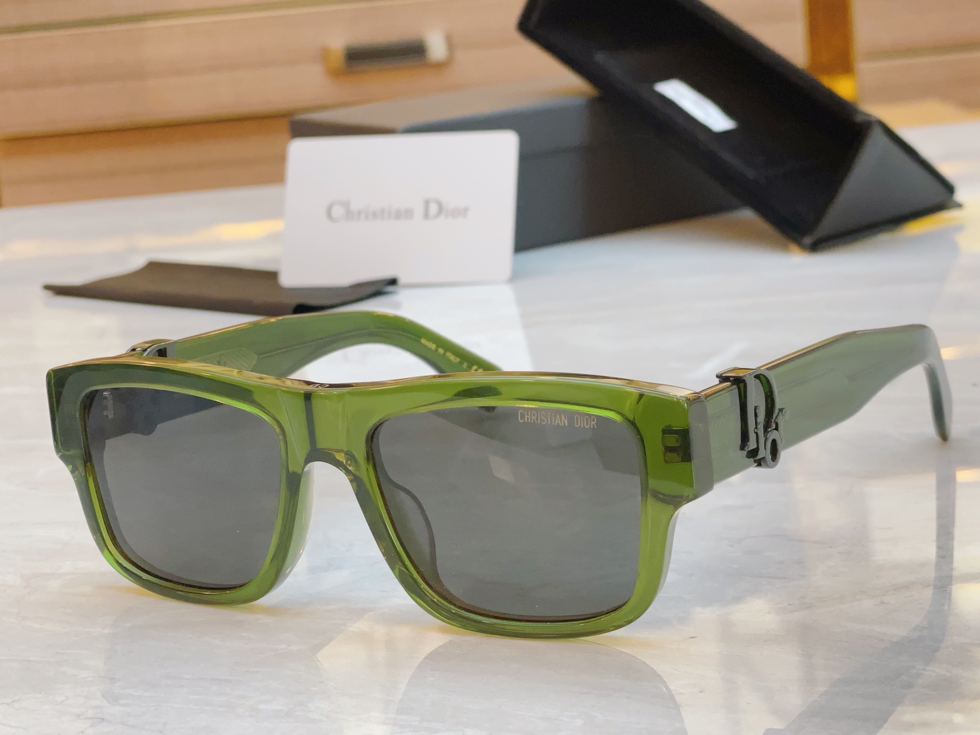 ，【DIO* 】迪*奥新款太阳镜，
MODEL：DiorOblique S3F，SIZE：55口19-1