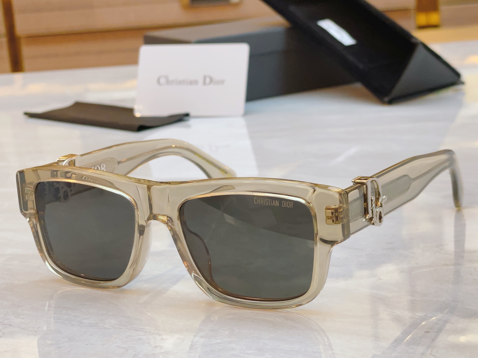 ，【DIO* 】迪*奥新款太阳镜，
MODEL：DiorOblique S3F，SIZE：55口19-1