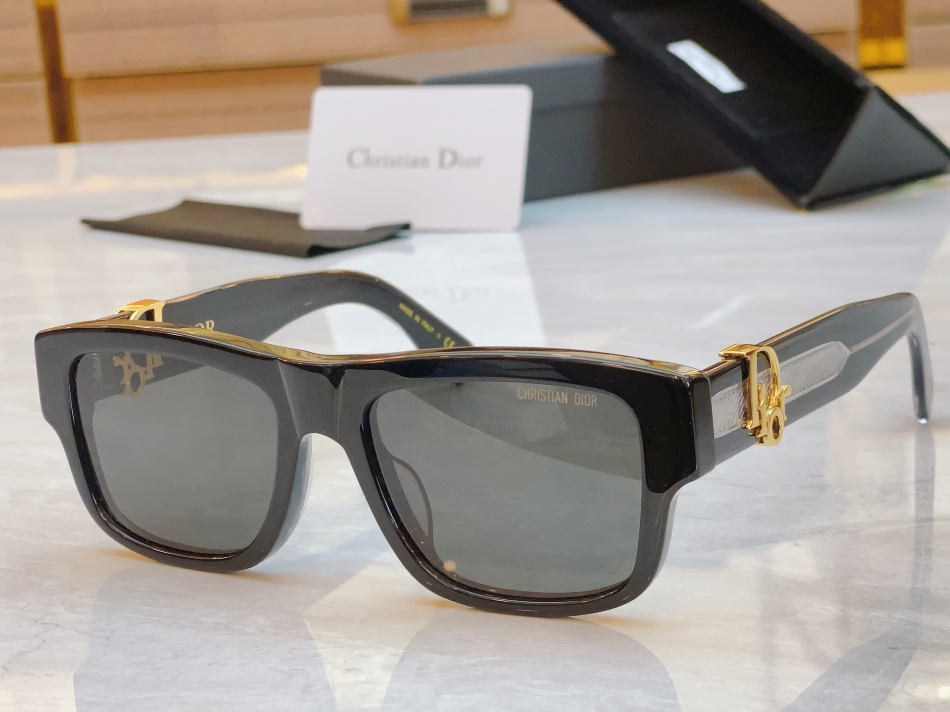 ，【DIO* 】迪*奥新款太阳镜，
MODEL：DiorOblique S3F，SIZE：55口19-1