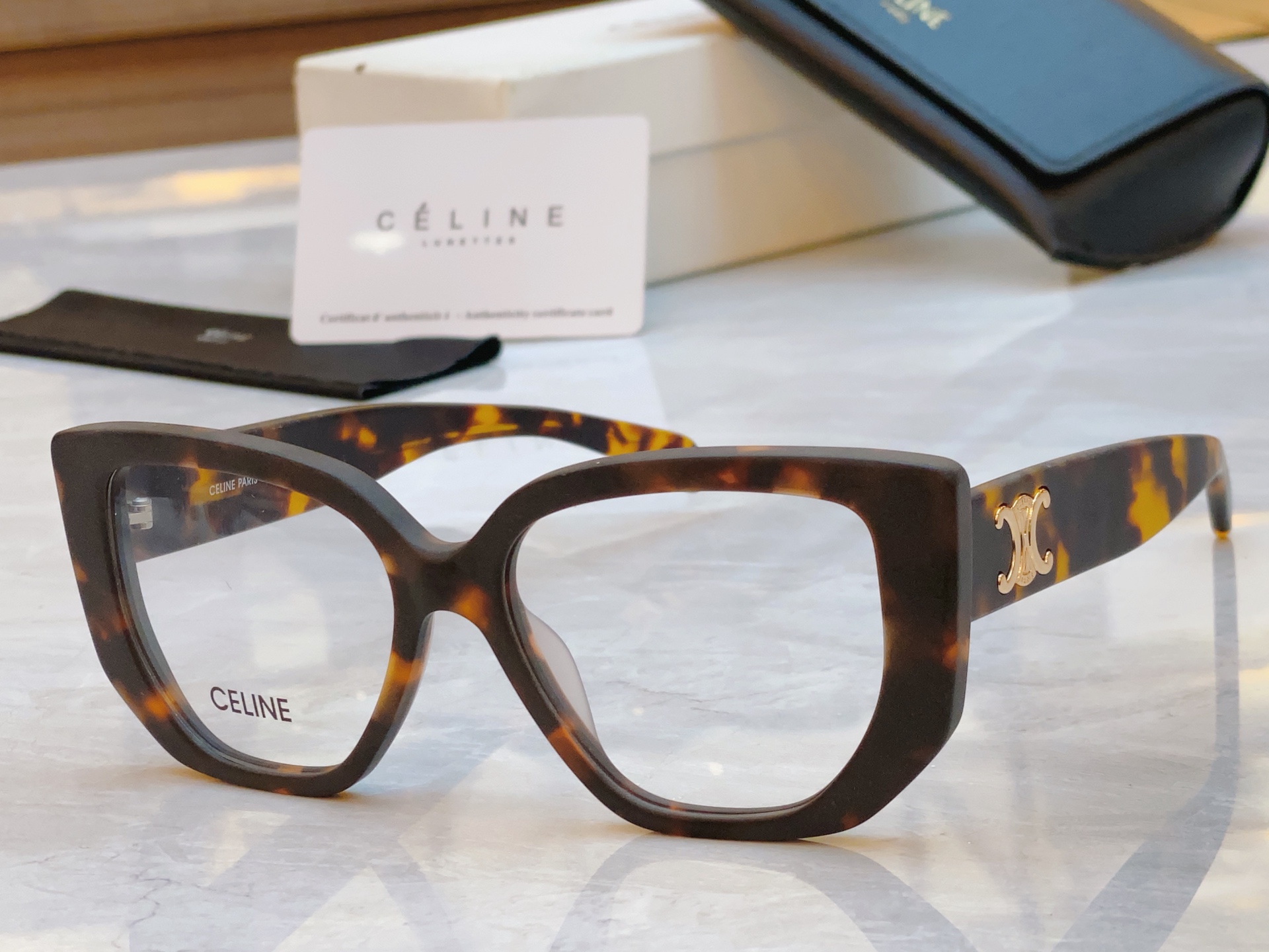 ，【CELIN*】赛*琳新款太阳镜， MODELCL50146I ，SIZE 53口15-145