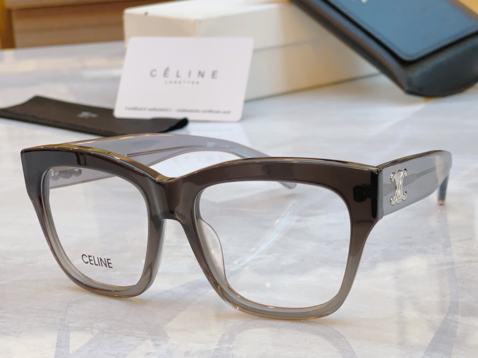 ，【CELIN*】赛*琳新款太阳镜， MODELCL40253I ，SIZE 54口18-145
