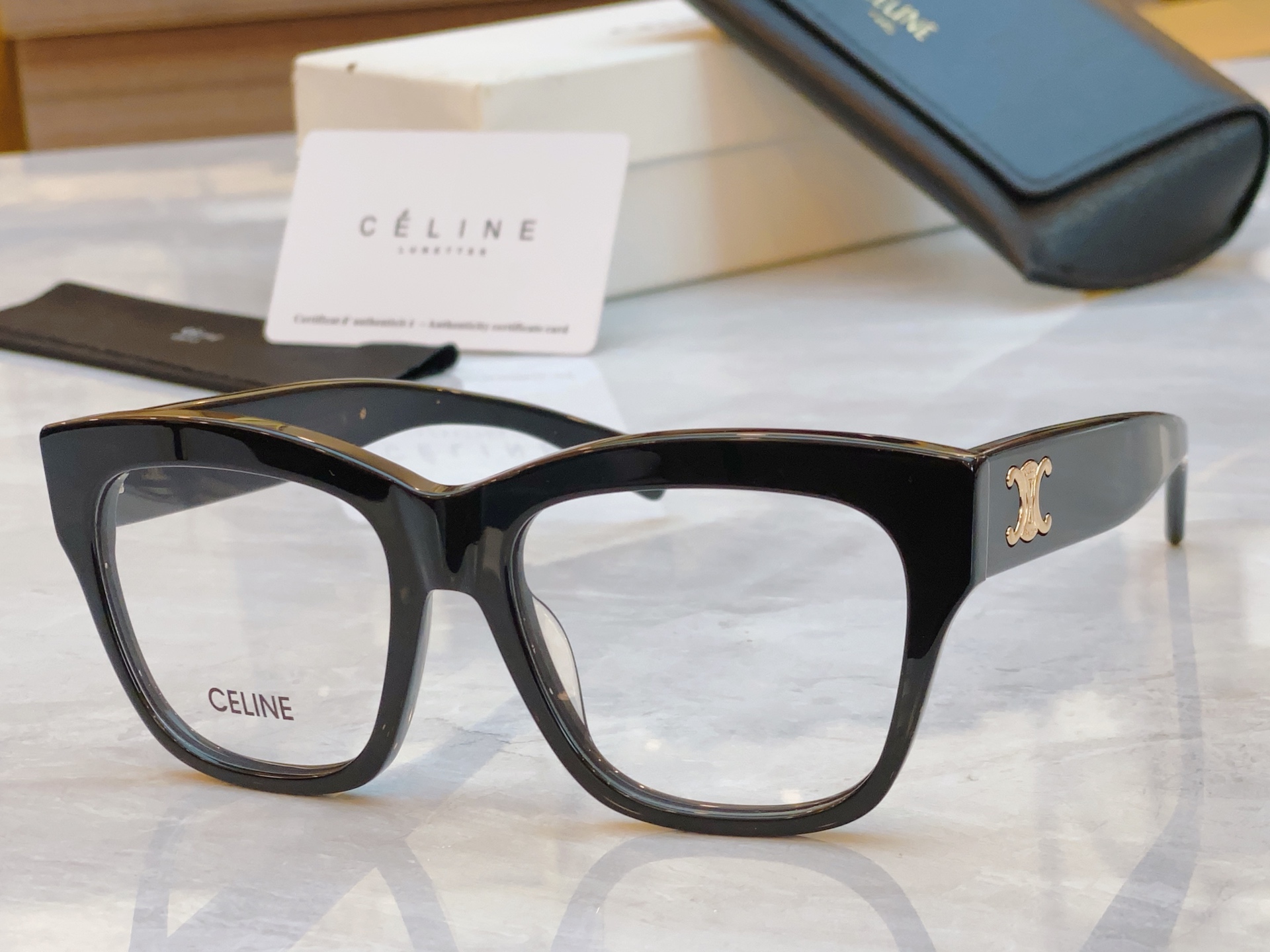 ，【CELIN*】赛*琳新款太阳镜， MODELCL40253I ，SIZE 54口18-145