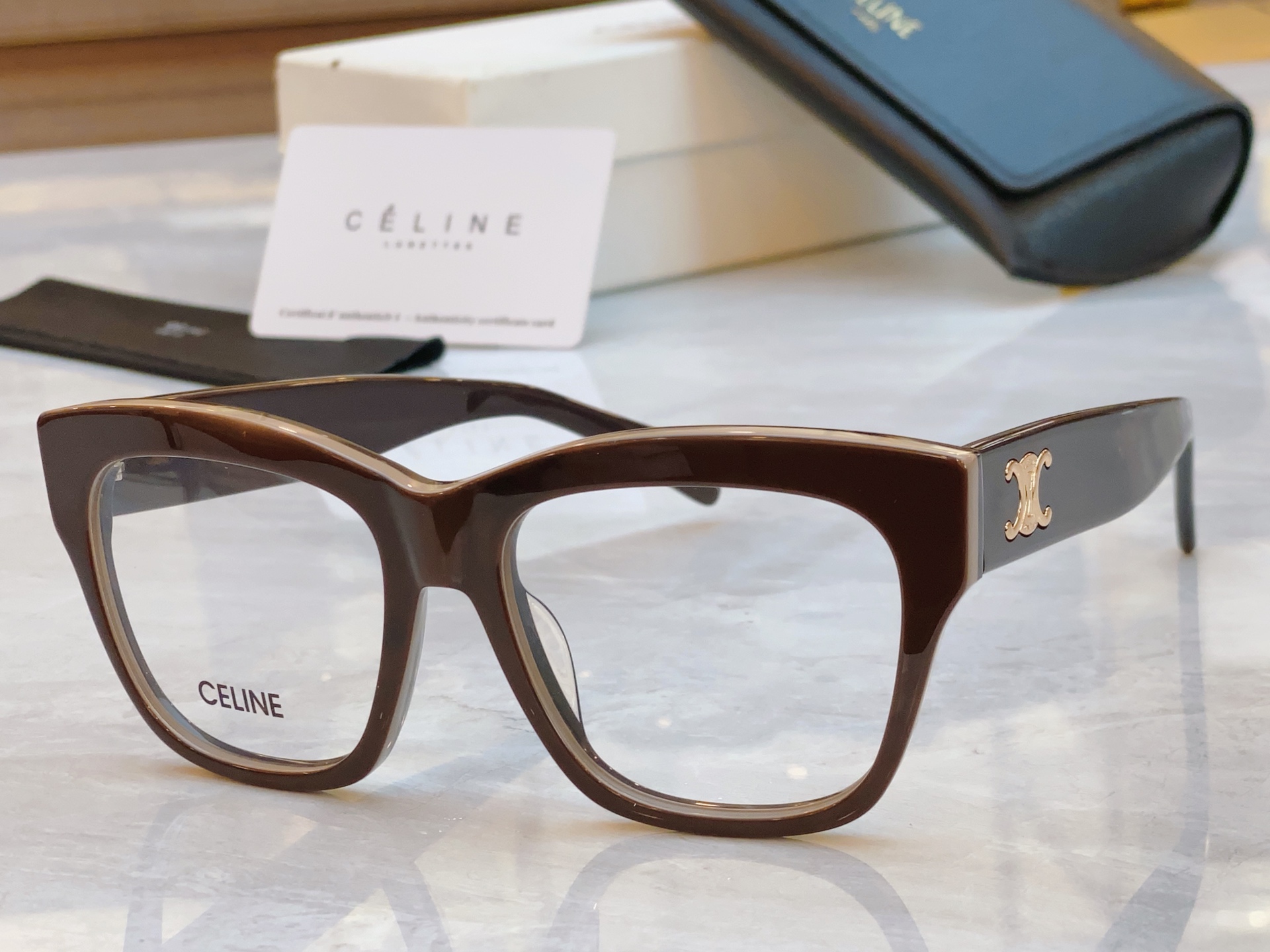 ，【CELIN*】赛*琳新款太阳镜， MODELCL40253I ，SIZE 54口18-145