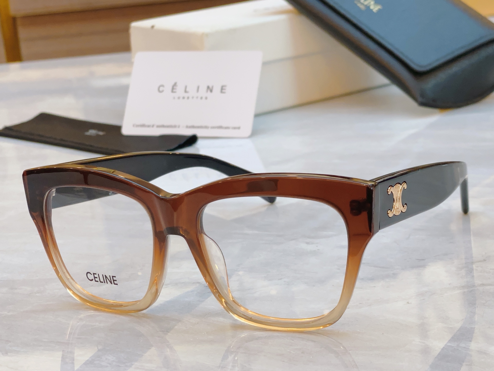 ，【CELIN*】赛*琳新款太阳镜， MODELCL40253I ，SIZE 54口18-145