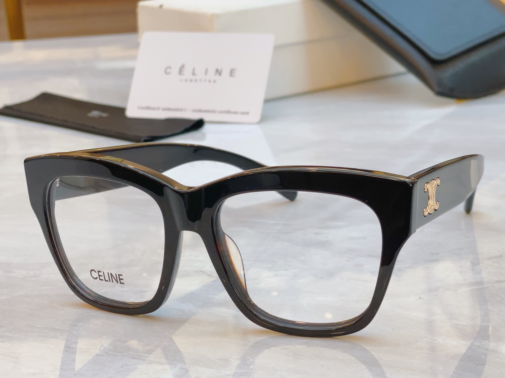 ，【CELIN*】赛*琳新款太阳镜， MODELCL40253I ，SIZE 54口18-145