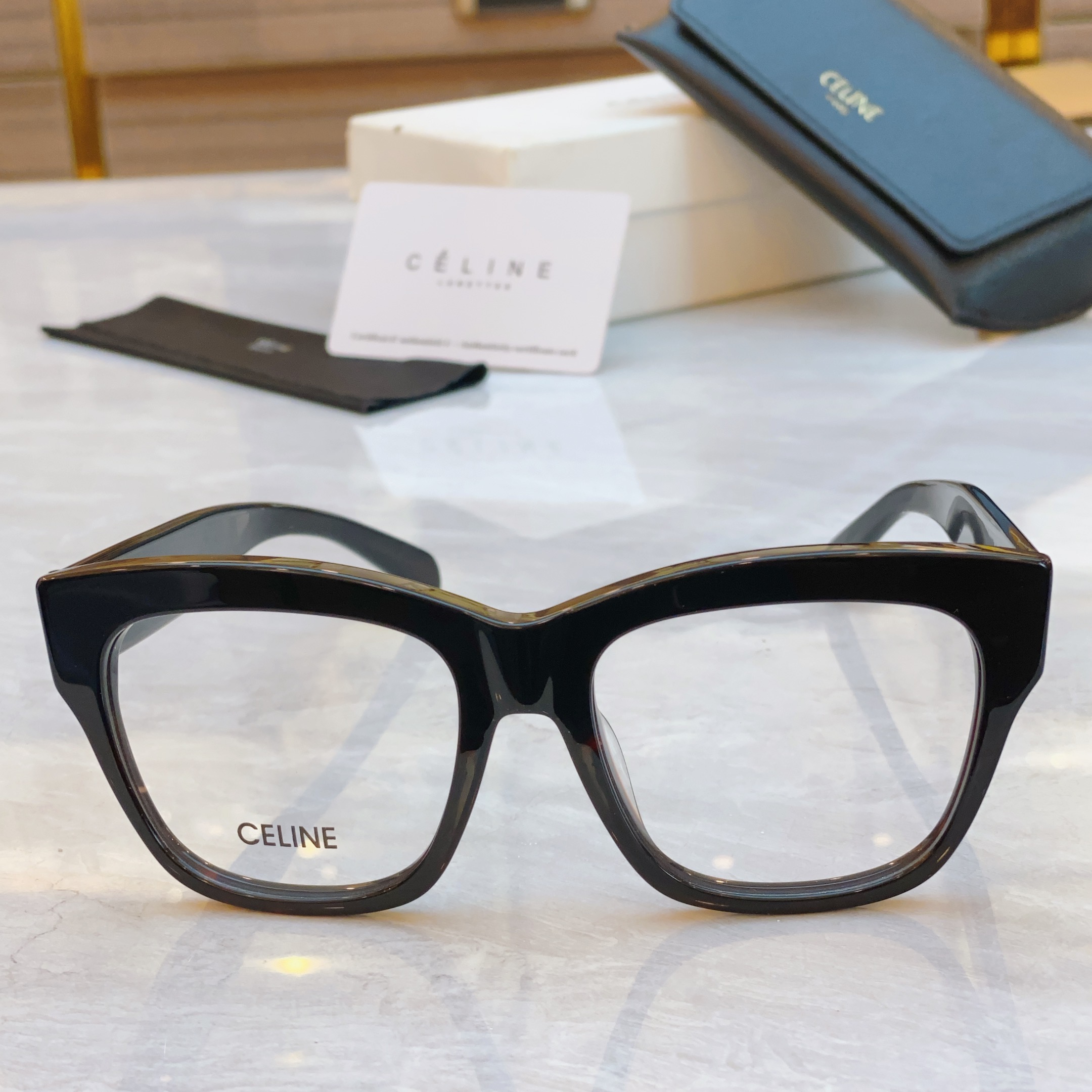 ，【CELIN*】赛*琳新款太阳镜， MODELCL40253I ，SIZE 54口18-145