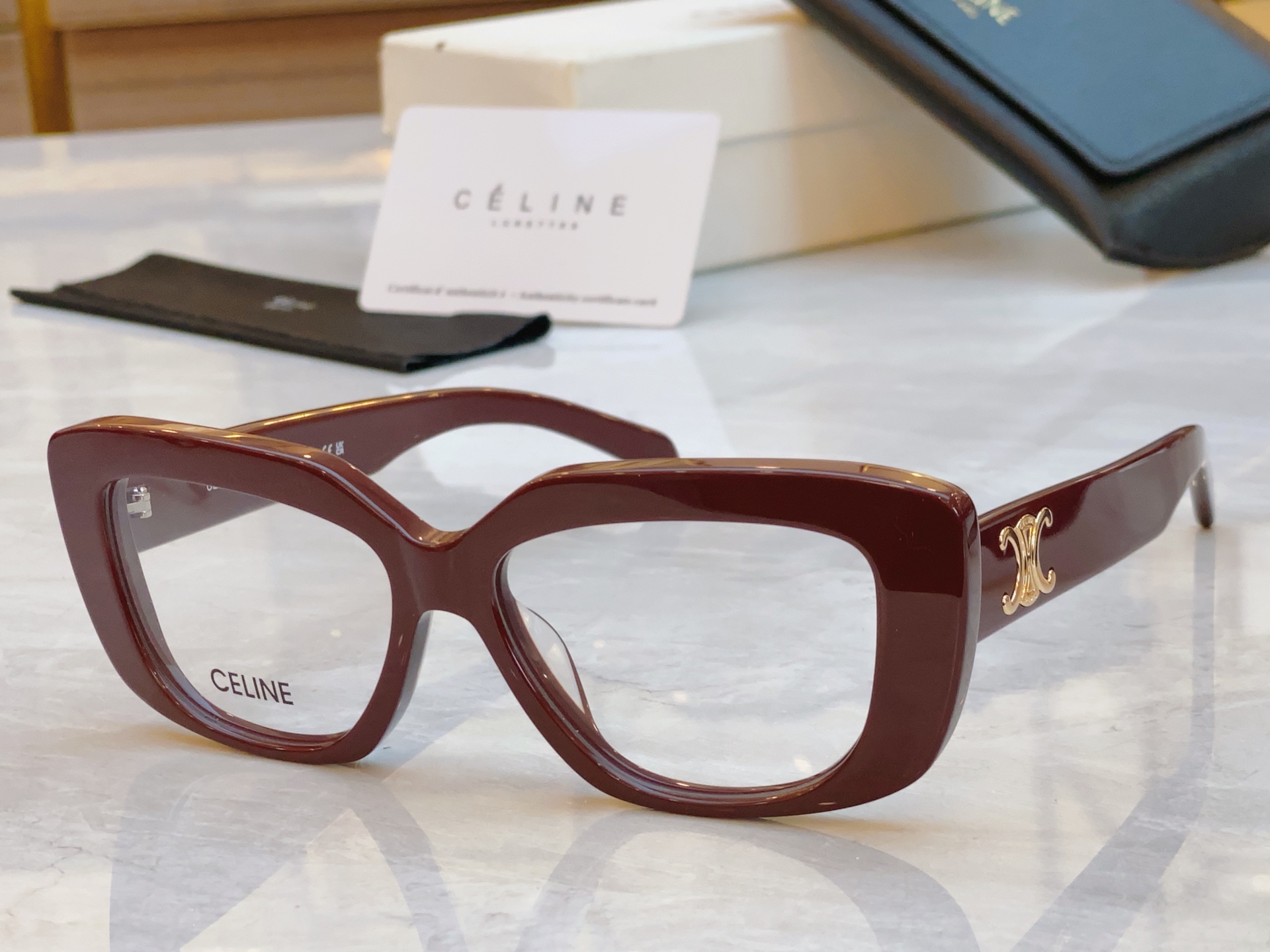 ，【CELIN*】赛*琳新款太阳镜， MODELCL40216U，SIZE 56口17-145