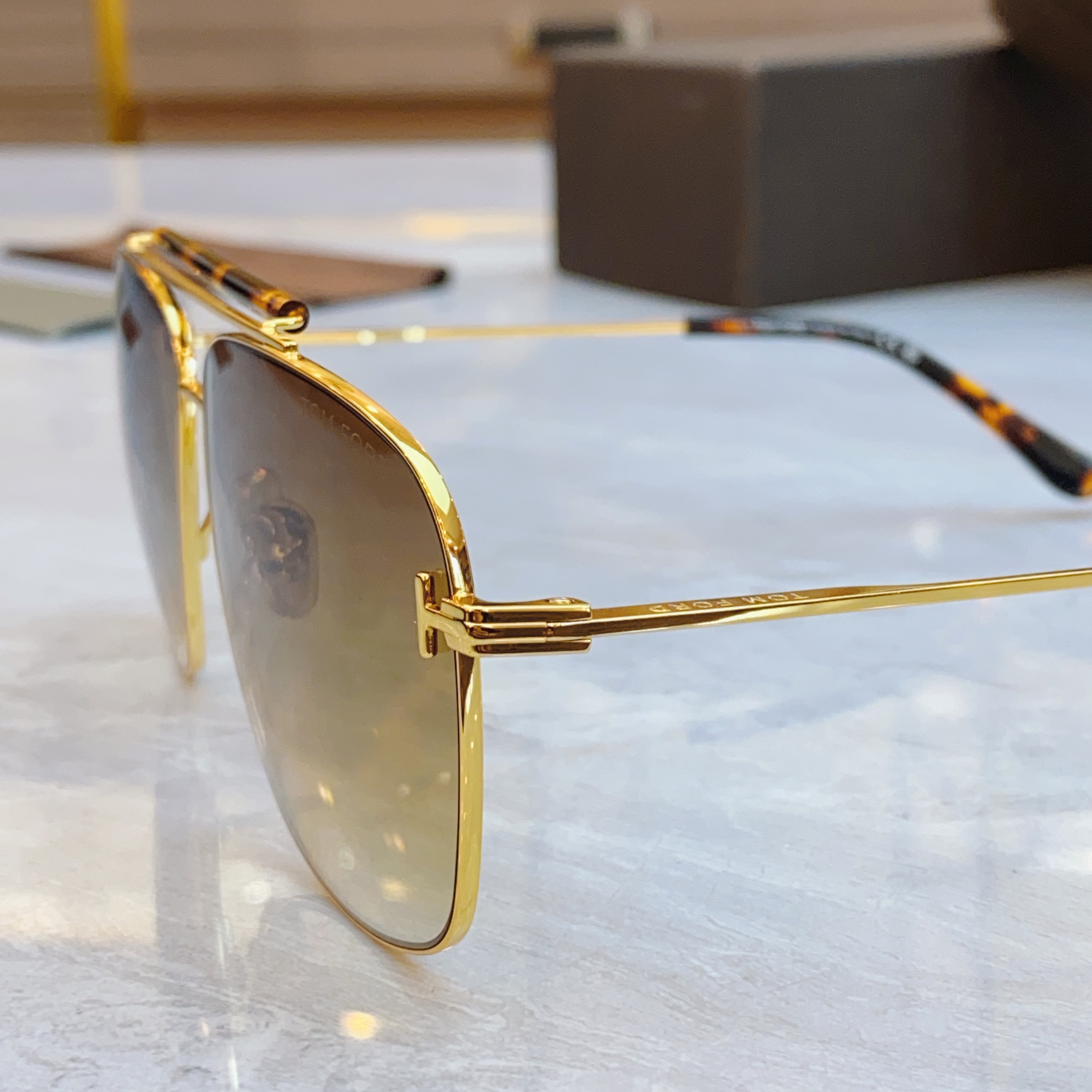 ，【TOM FOR*】汤姆*福特新款太阳镜🕶️，MODEL：FT1017，SIZE：60口12-145
