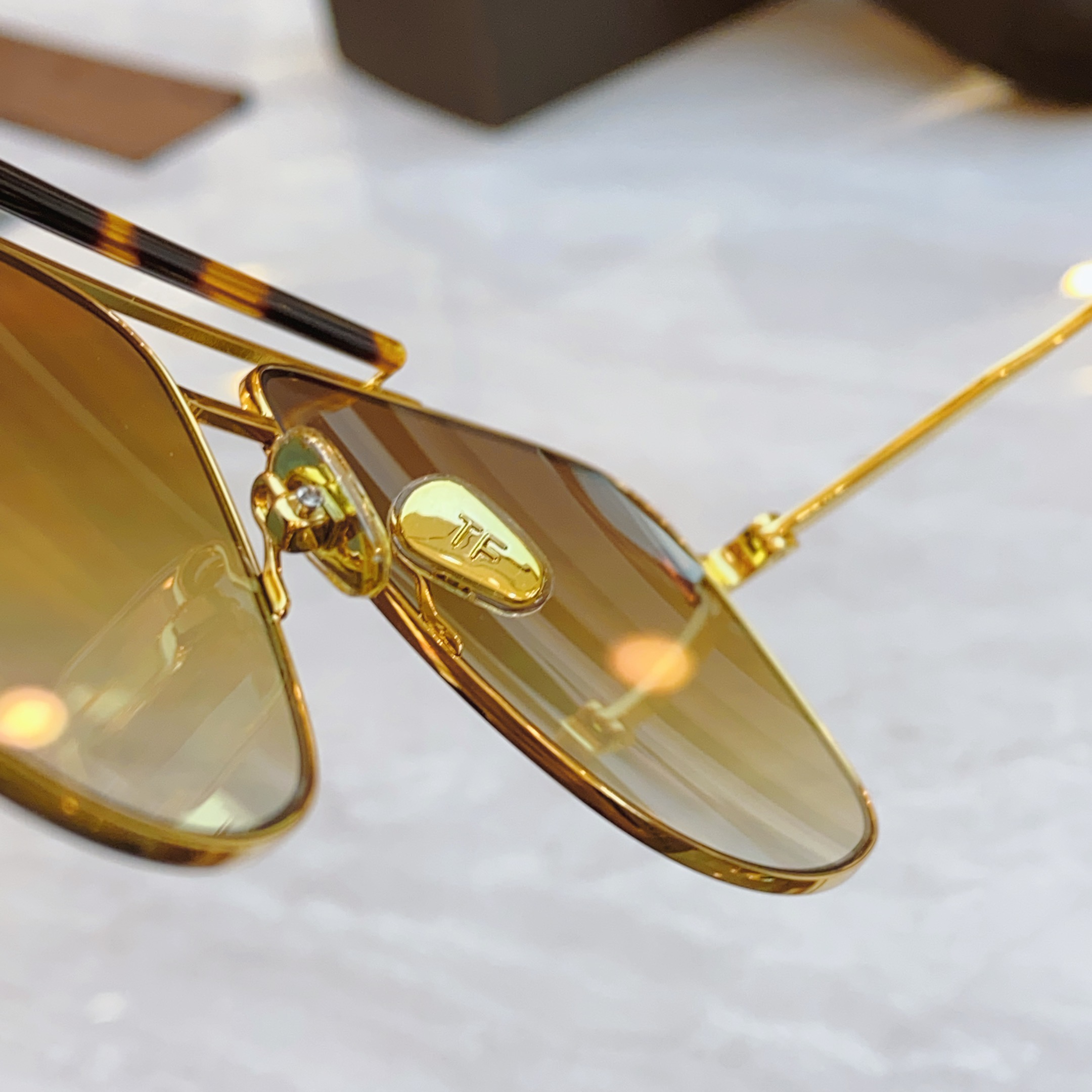 ，【TOM FOR*】汤姆*福特新款太阳镜🕶️，MODEL：FT1017，SIZE：60口12-145