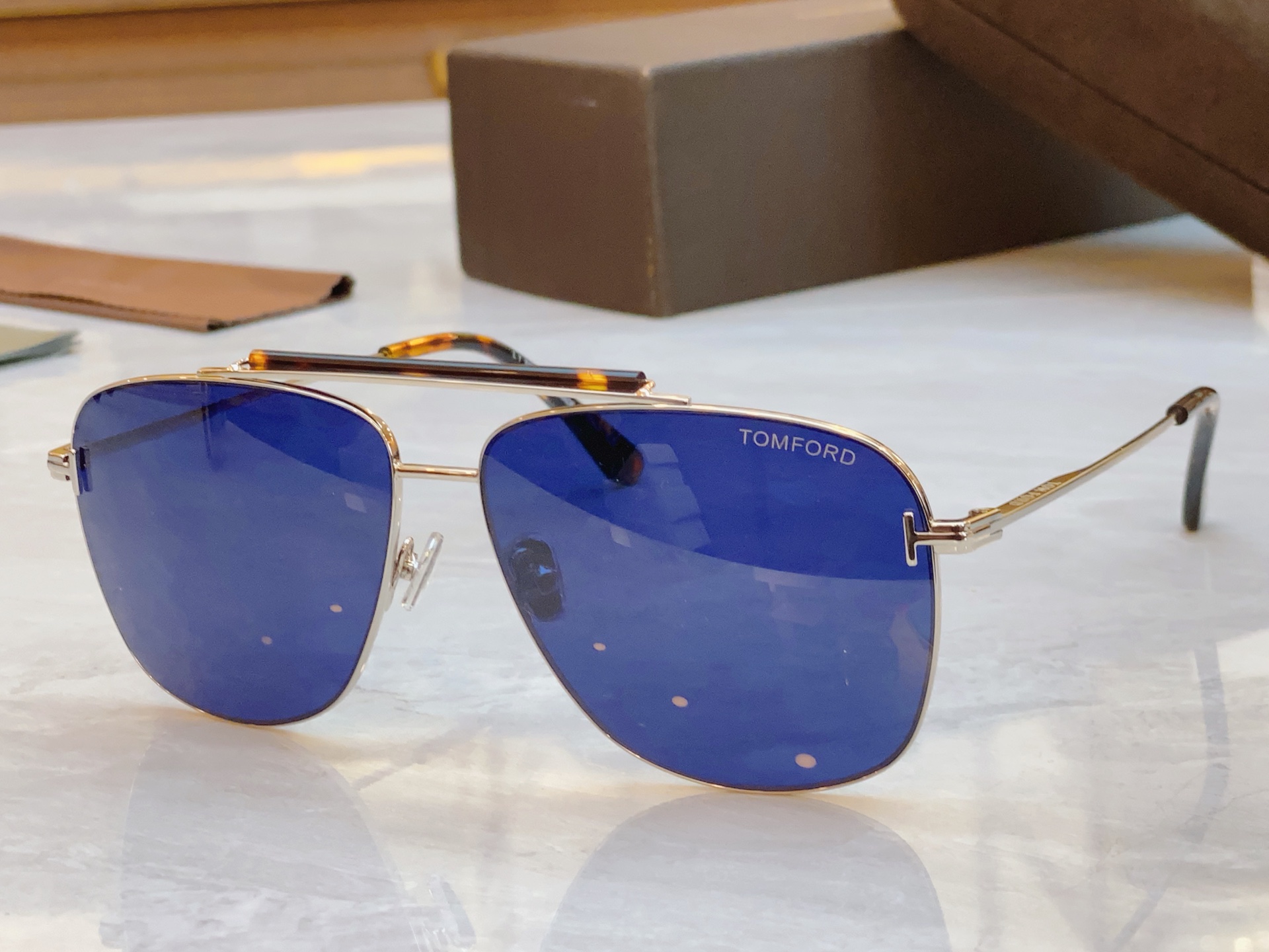 ，【TOM FOR*】汤姆*福特新款太阳镜🕶️，MODEL：FT1017，SIZE：60口12-145