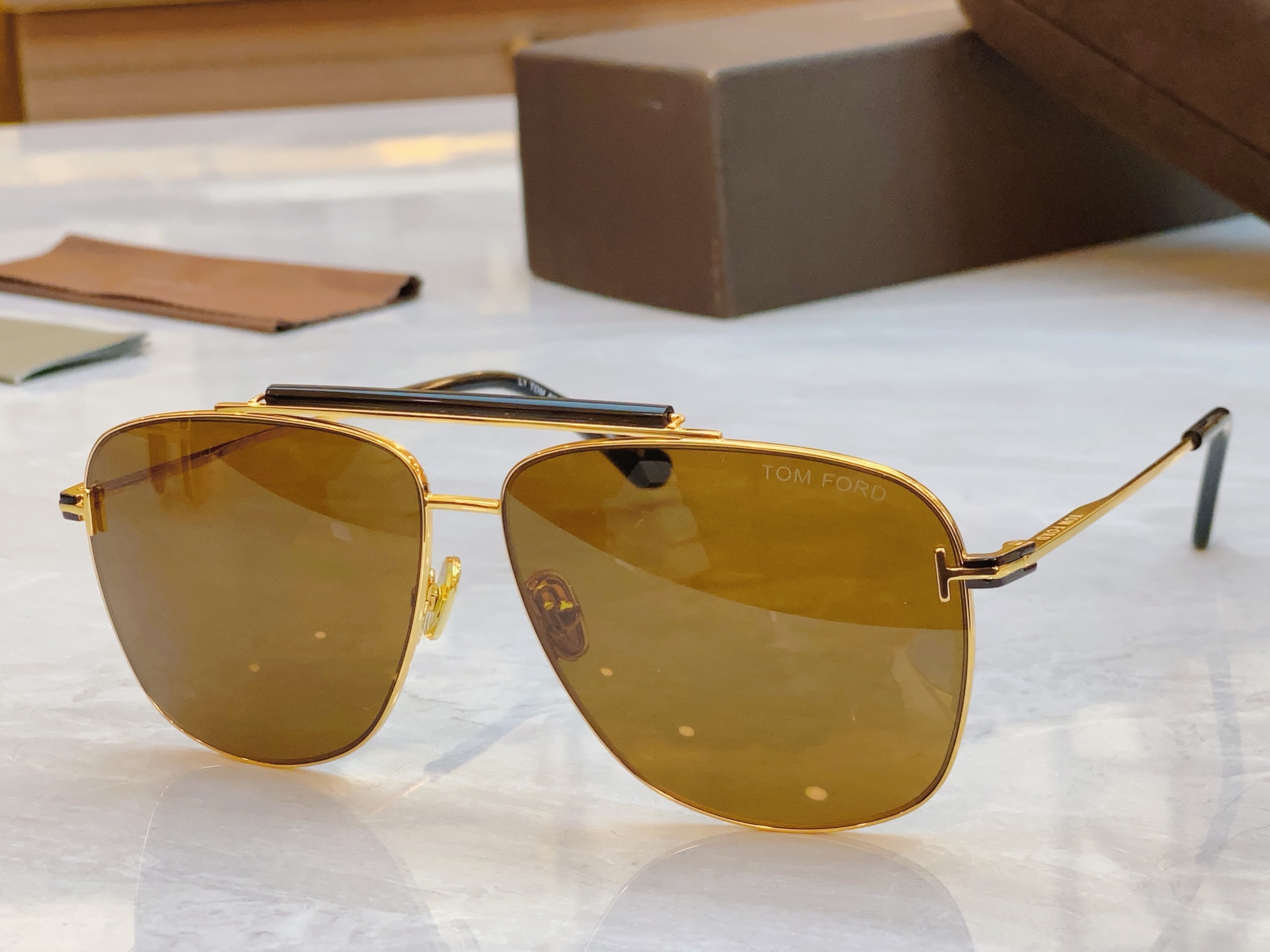 ，【TOM FOR*】汤姆*福特新款太阳镜🕶️，MODEL：FT1017，SIZE：60口12-145