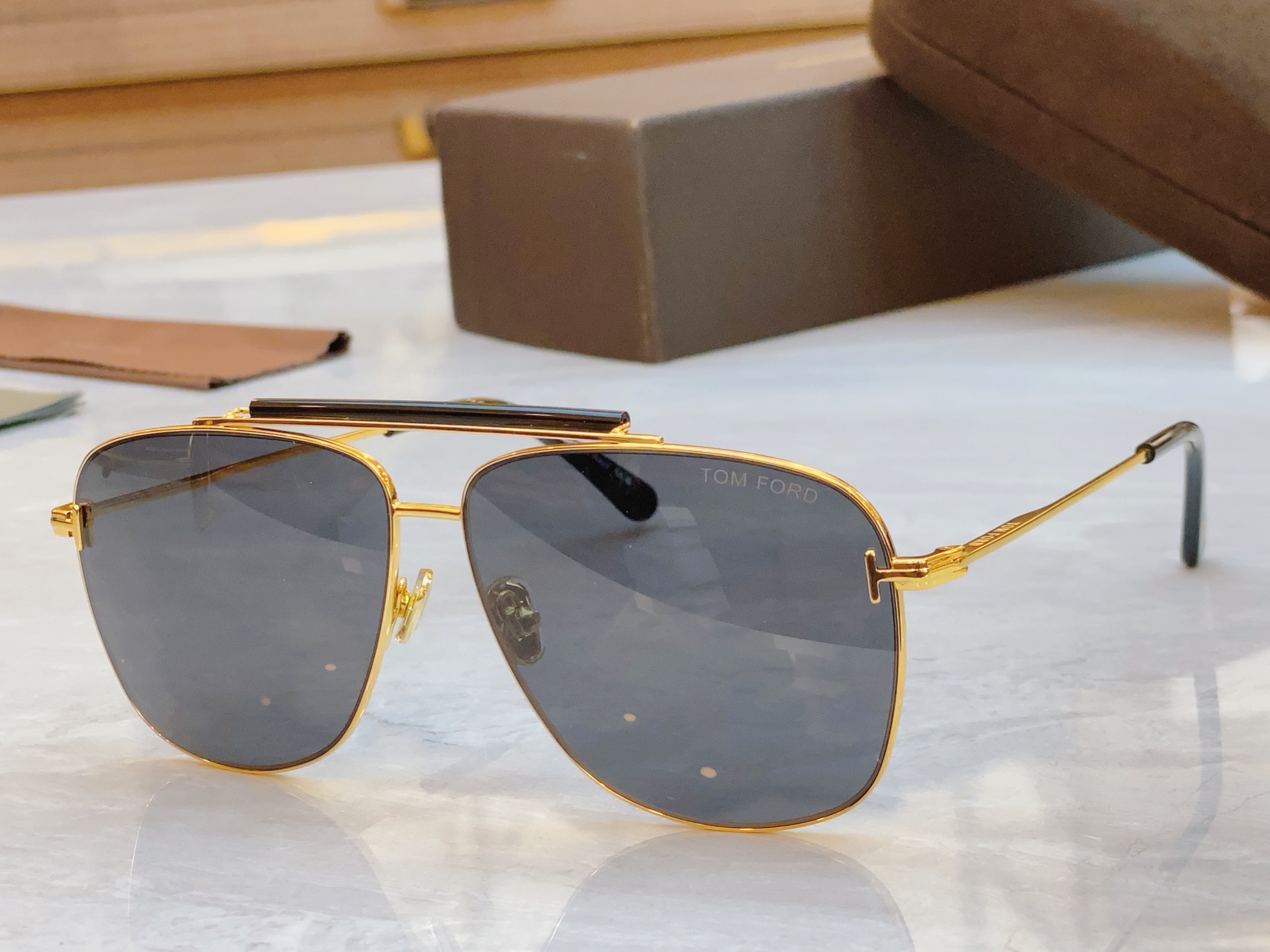 ，【TOM FOR*】汤姆*福特新款太阳镜🕶️，MODEL：FT1017，SIZE：60口12-145