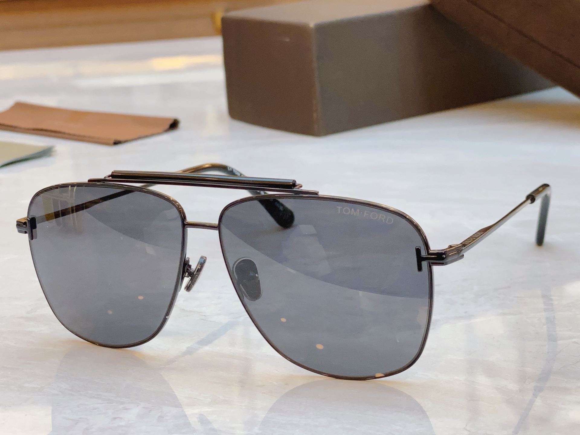 ，【TOM FOR*】汤姆*福特新款太阳镜🕶️，MODEL：FT1017，SIZE：60口12-145