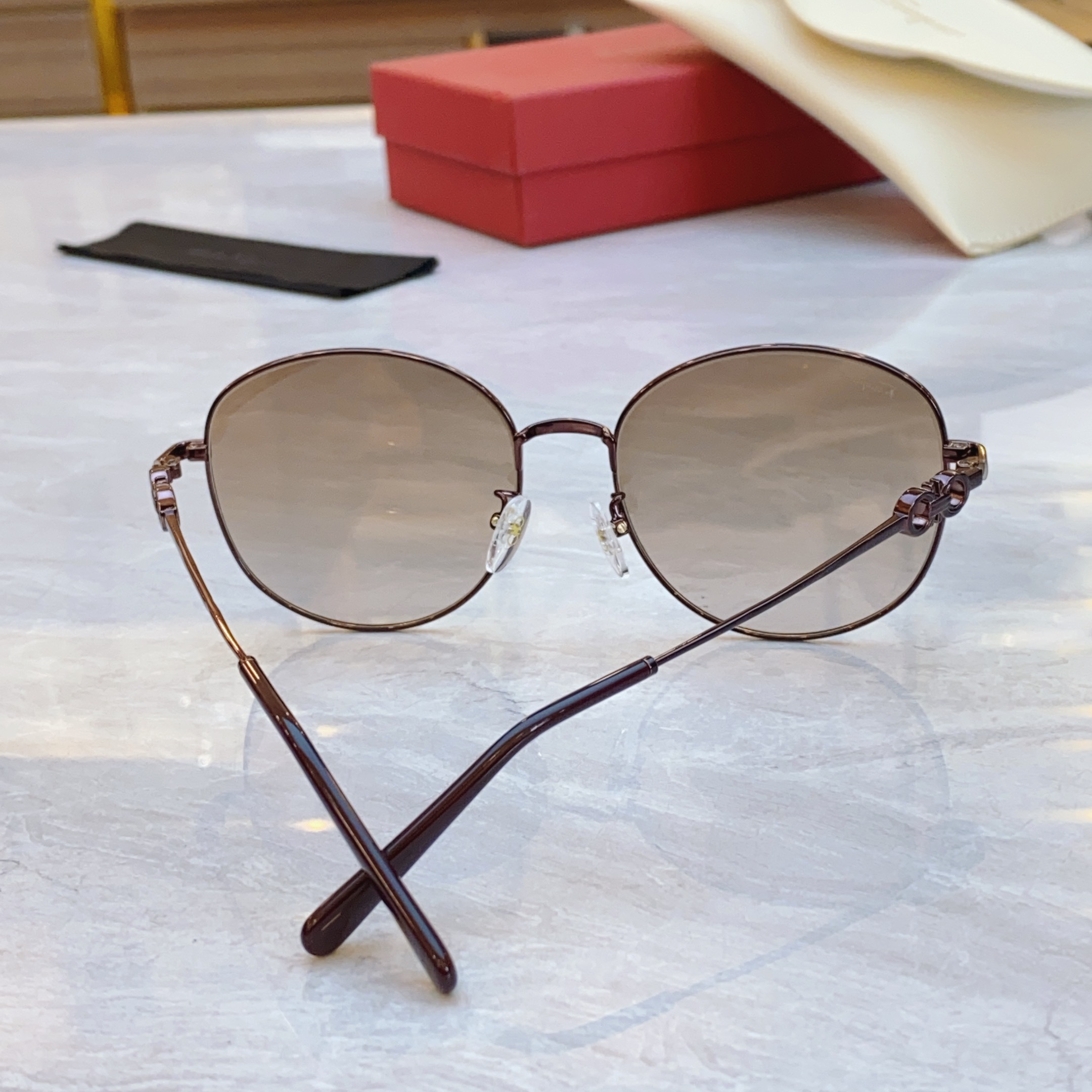 ，【Salvatore ferragam*】 菲拉*格慕 新款眼镜架，MODEL：SF305SLBK，S