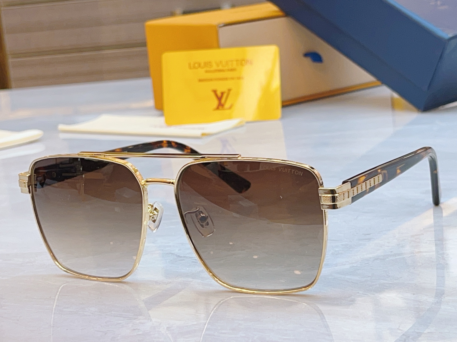 ，【LOUIS VUITTO*】路易*威登新款太阳镜，MODEL：Z5289U，SIZE：51口17-1