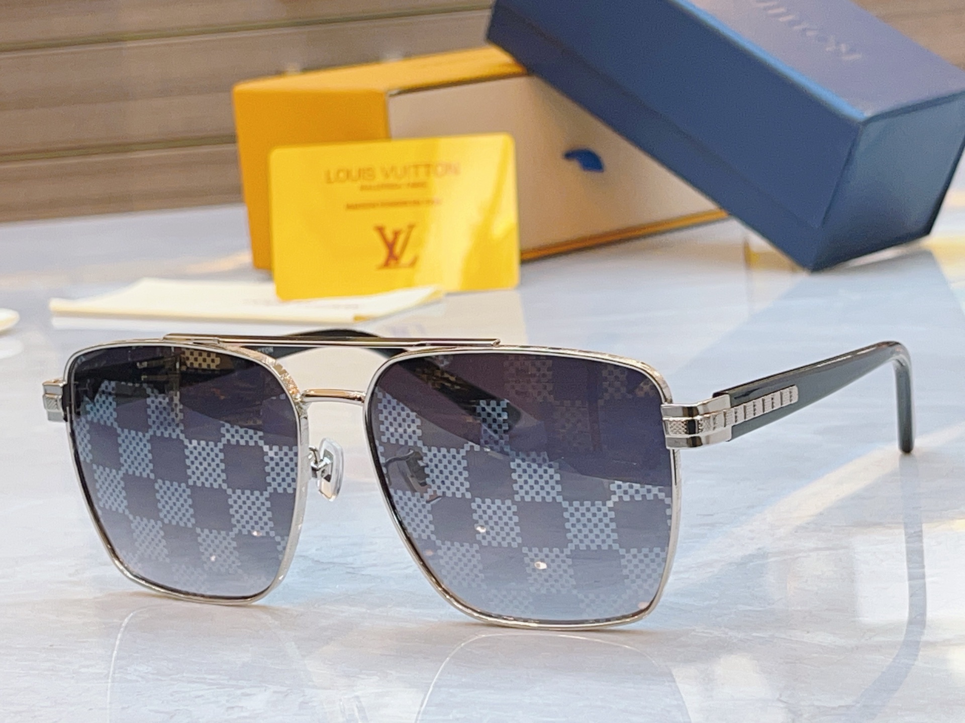 ，【LOUIS VUITTO*】路易*威登新款太阳镜，MODEL：Z5289U，SIZE：51口17-1