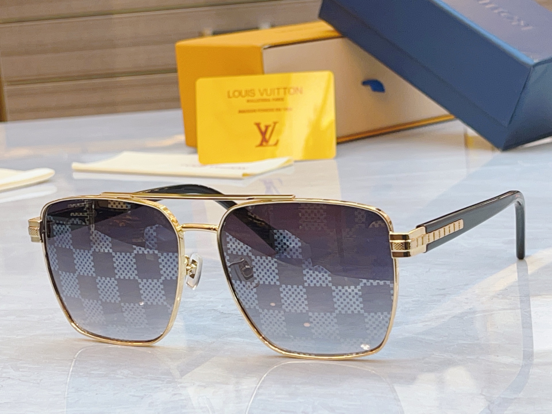 ，【LOUIS VUITTO*】路易*威登新款太阳镜，MODEL：Z5289U，SIZE：51口17-1