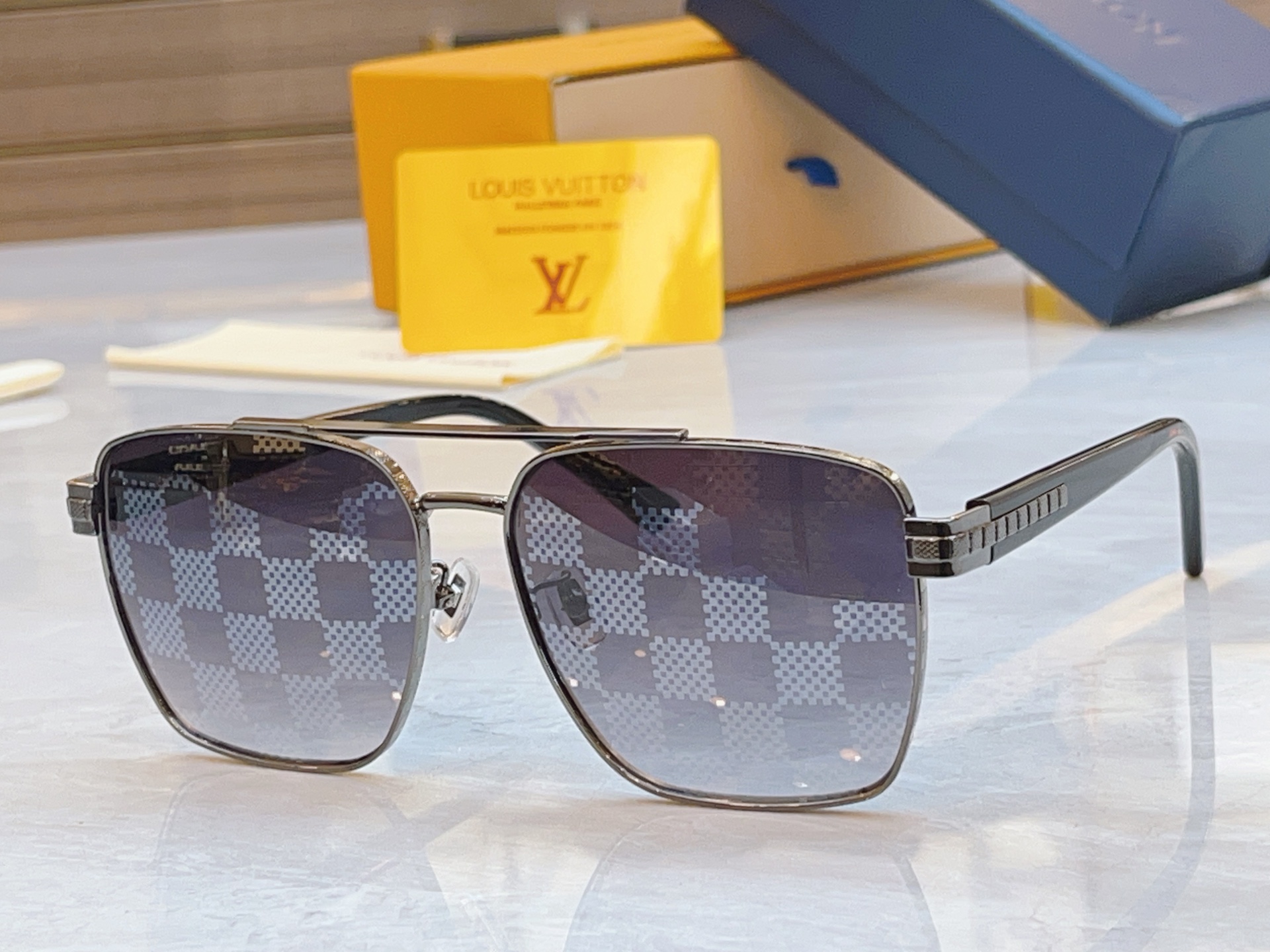，【LOUIS VUITTO*】路易*威登新款太阳镜，MODEL：Z5289U，SIZE：51口17-1