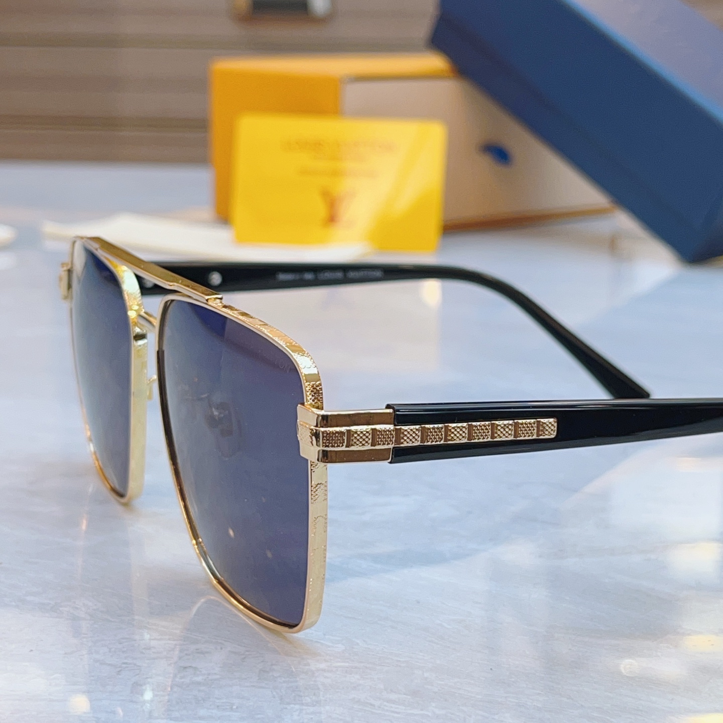 ，【LOUIS VUITTO*】路易*威登新款太阳镜，MODEL：Z5289U，SIZE：51口17-1