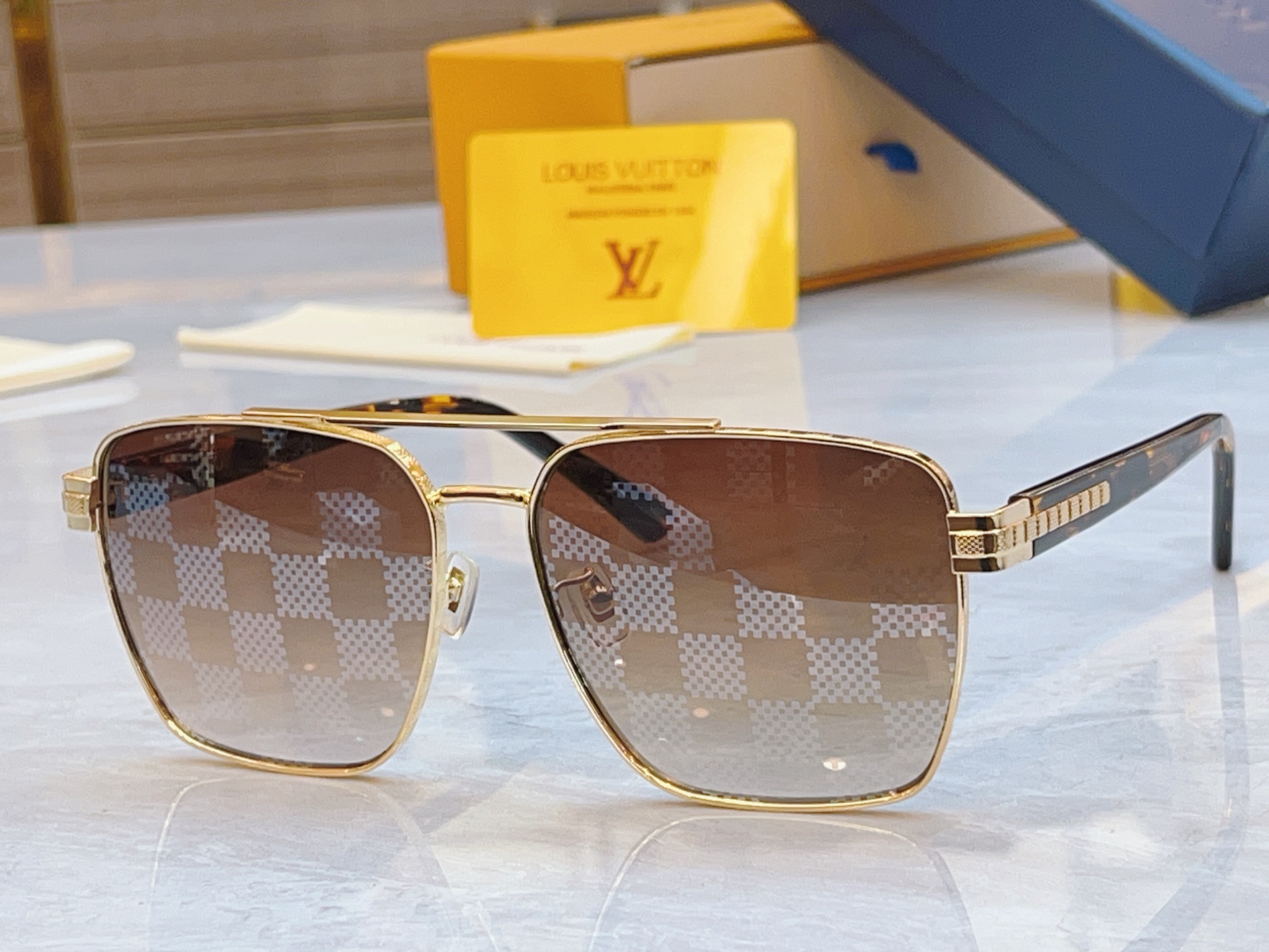 ，【LOUIS VUITTO*】路易*威登新款太阳镜，MODEL：Z5289U，SIZE：51口17-1