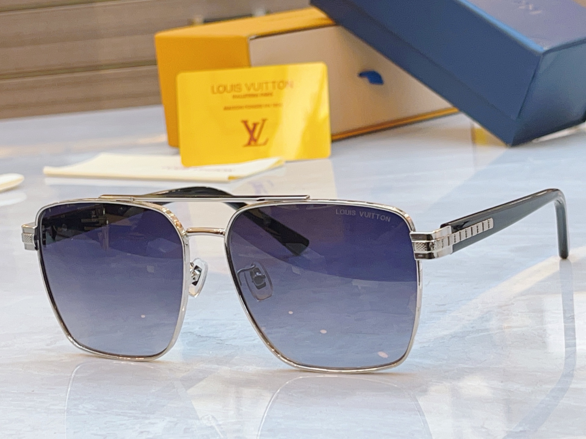 ，【LOUIS VUITTO*】路易*威登新款太阳镜，MODEL：Z5289U，SIZE：51口17-1