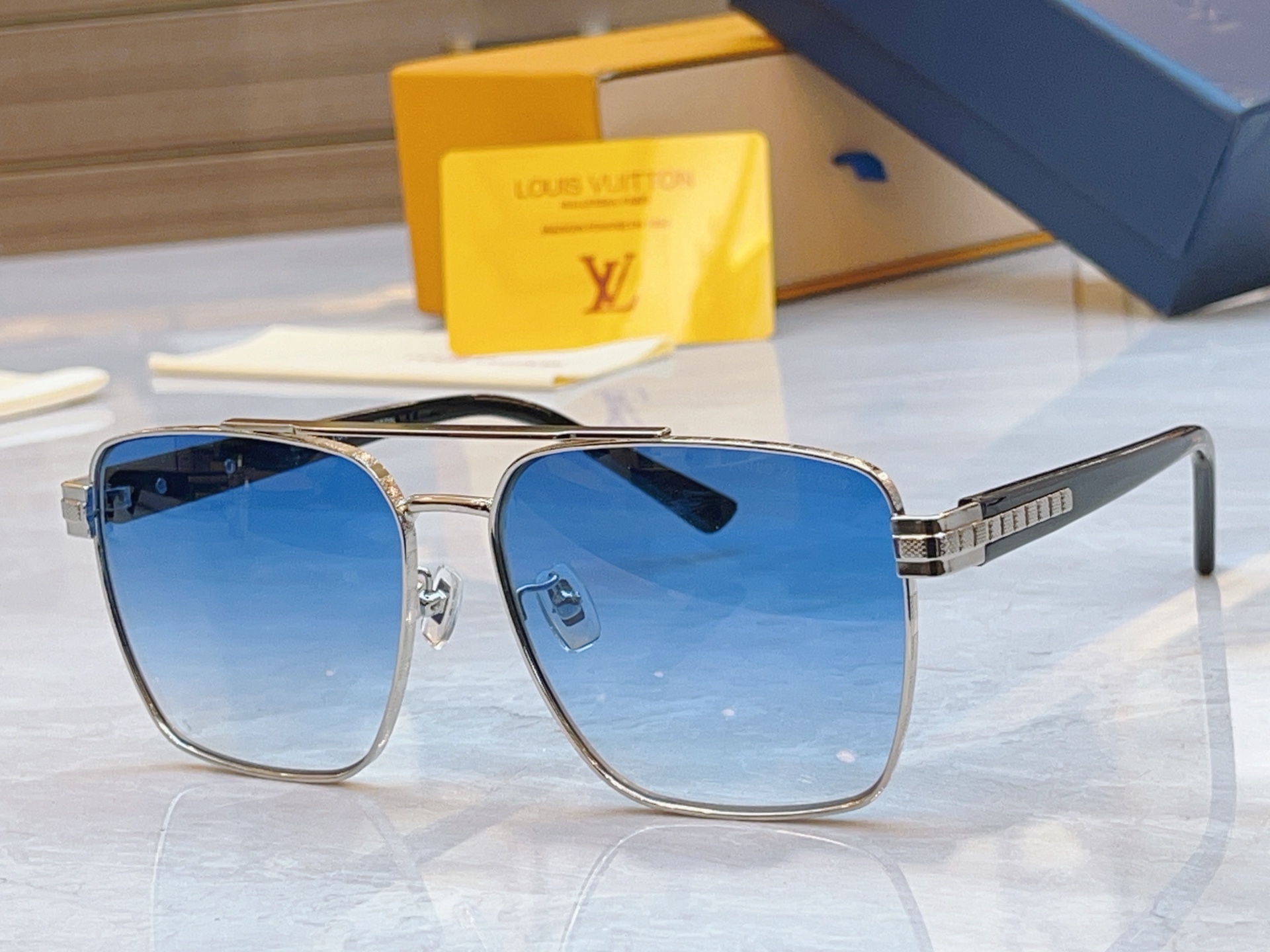 ，【LOUIS VUITTO*】路易*威登新款太阳镜，MODEL：Z5289U，SIZE：51口17-1