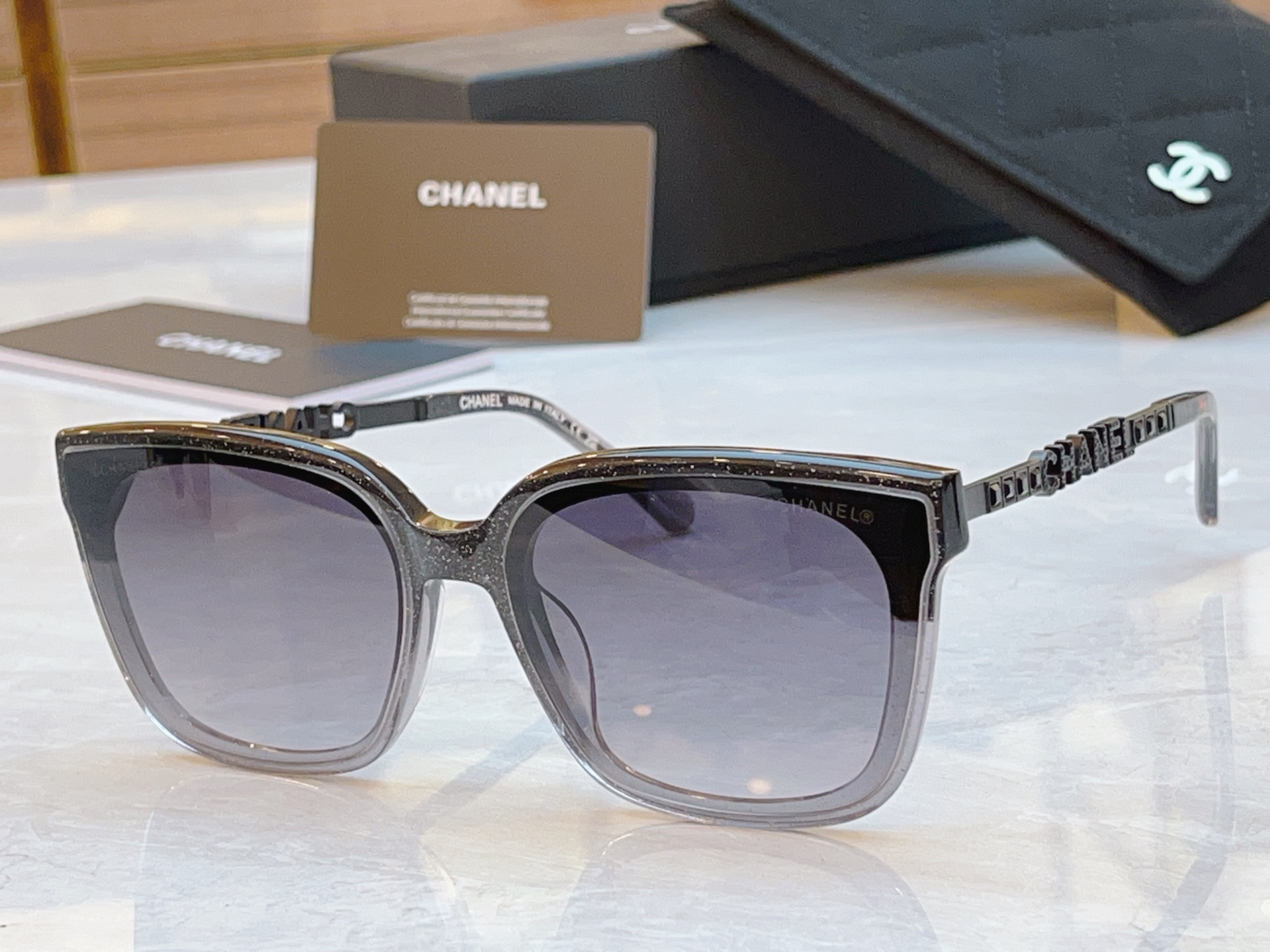，【CHANE*】香奈儿新款太阳镜🕶️🕶️，MODEL：CH8827，SIZE：65口16-145
