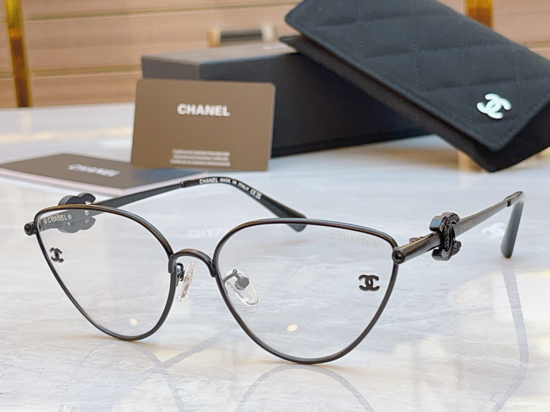 ，【CHANE*】香奈儿新款太阳镜🕶️🕶️，MODEL：CH8831，SIZE：57口17-145