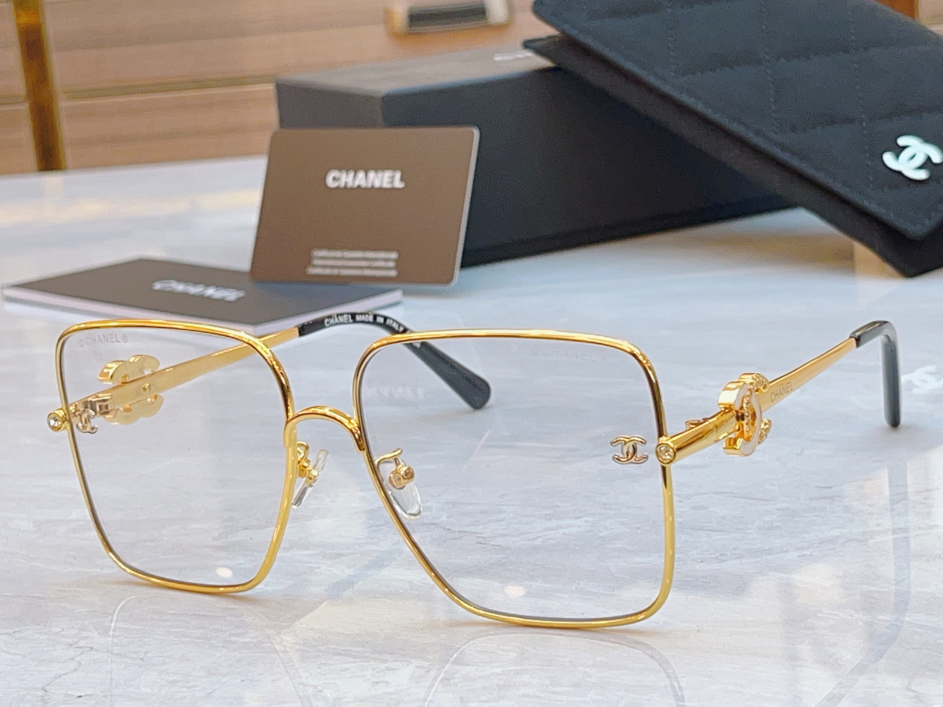 ，【CHANE*】香奈儿新款太阳镜🕶️🕶️，MODEL：CH8830，SIZE：60口17-145