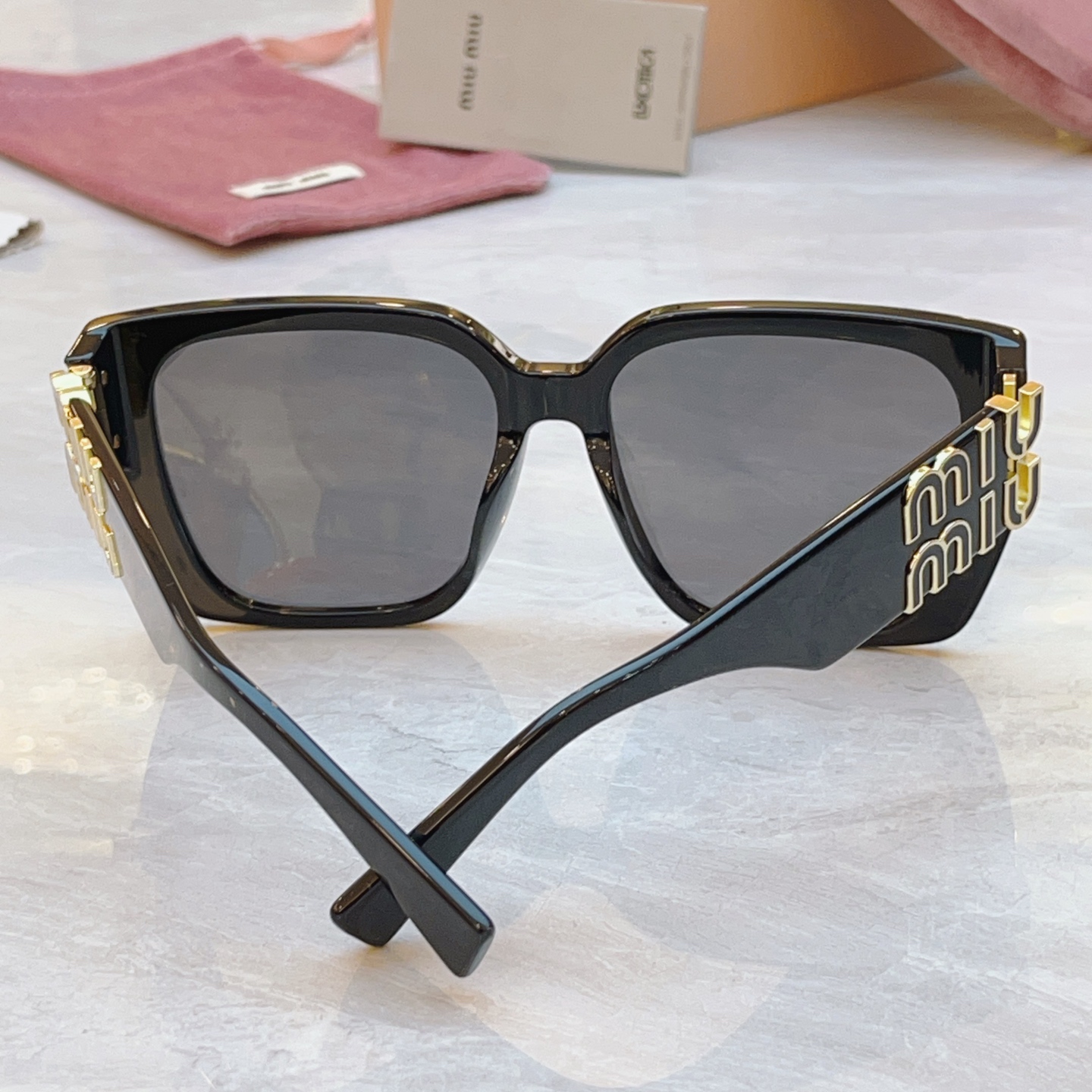 ，【MIUMI*】缪*缪新款太阳镜🕶️，ModSMU 081Z，SIZE56口18-135
