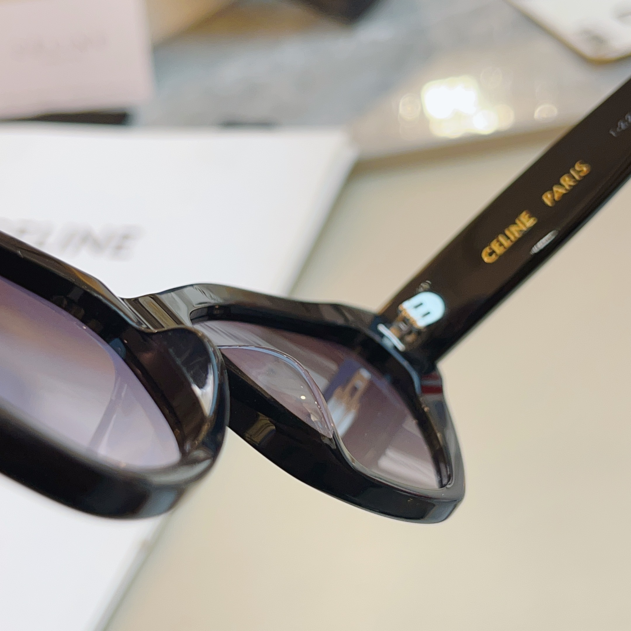 ，【CELIN*】赛*琳新款太阳镜， MODELCL40323，SIZE 55口16-140
