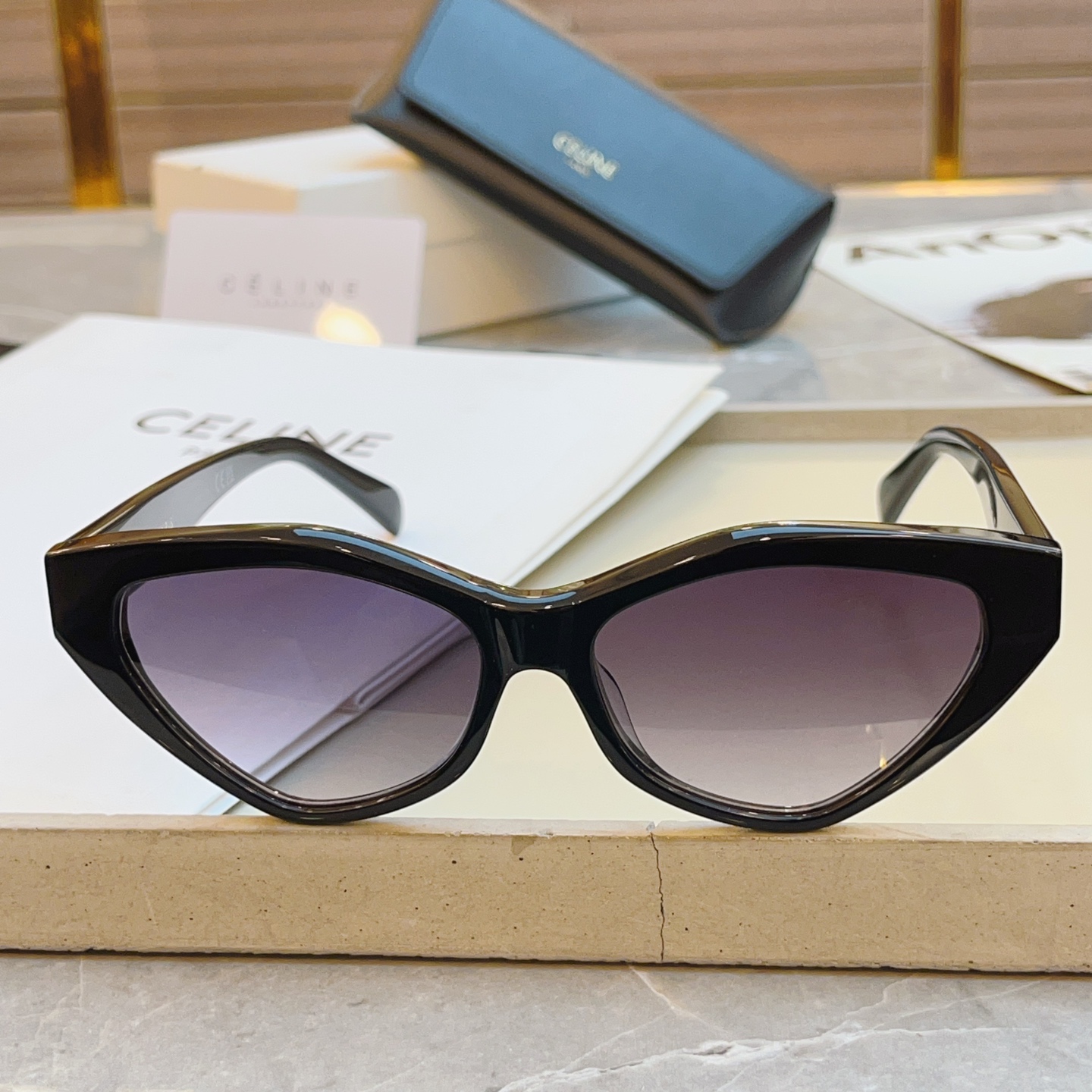 ，【CELIN*】赛*琳新款太阳镜， MODELCL40323，SIZE 55口16-140